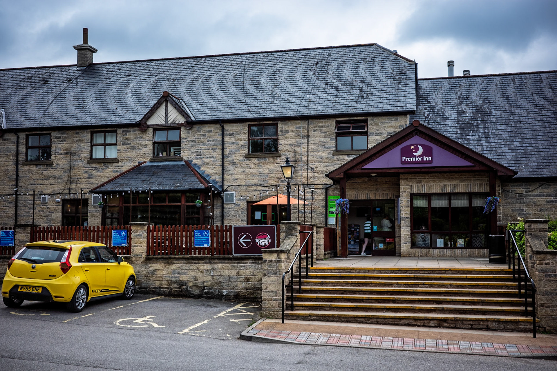 Premier Inn Crossflatts