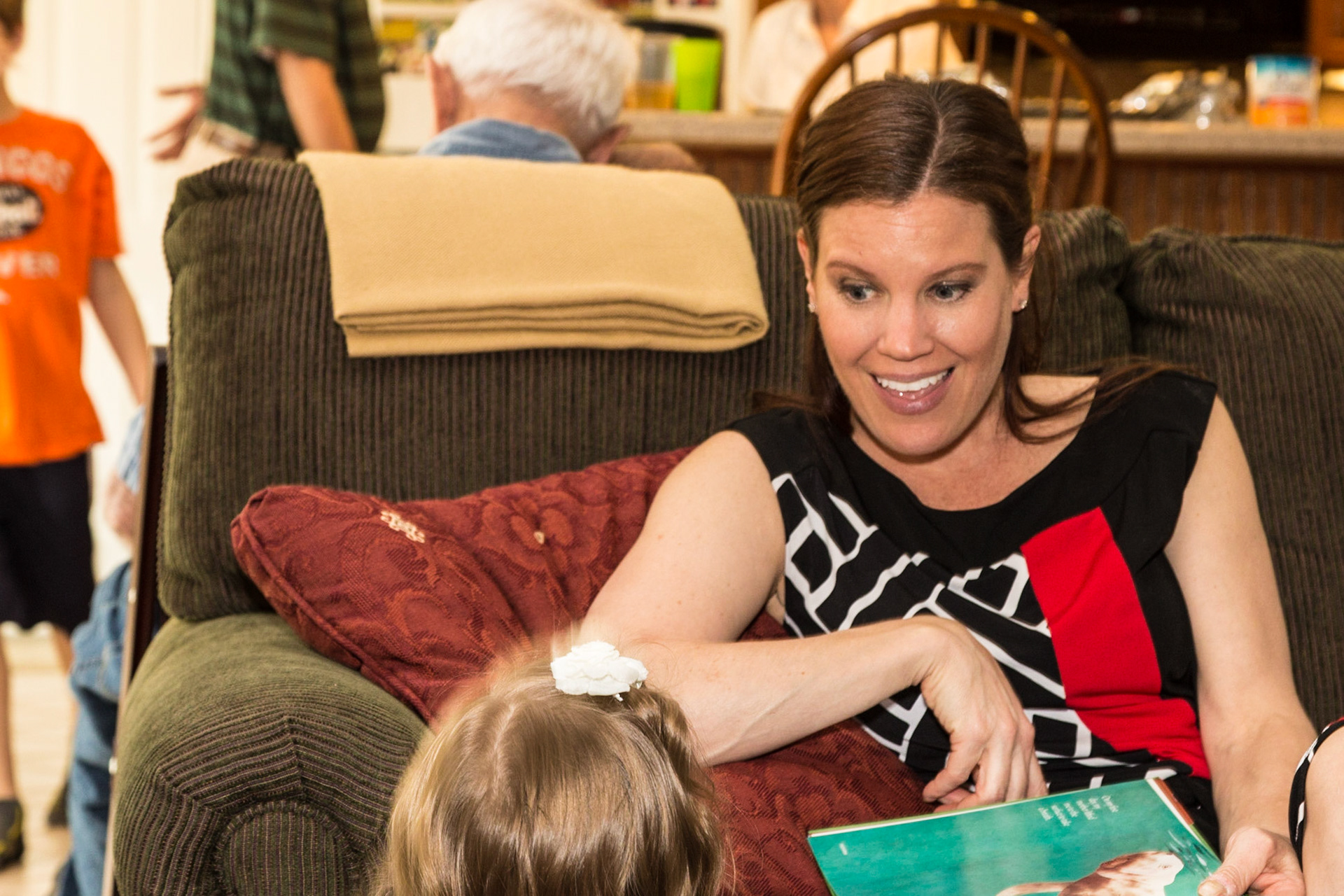 Barry and Tina brought Kendri here for Clay McCammon's last play at CAK. Eric, Lenzie, Trever, Grace and Josephine came to Knoxville as well. On Sunday afternoon, we hosted "the family."