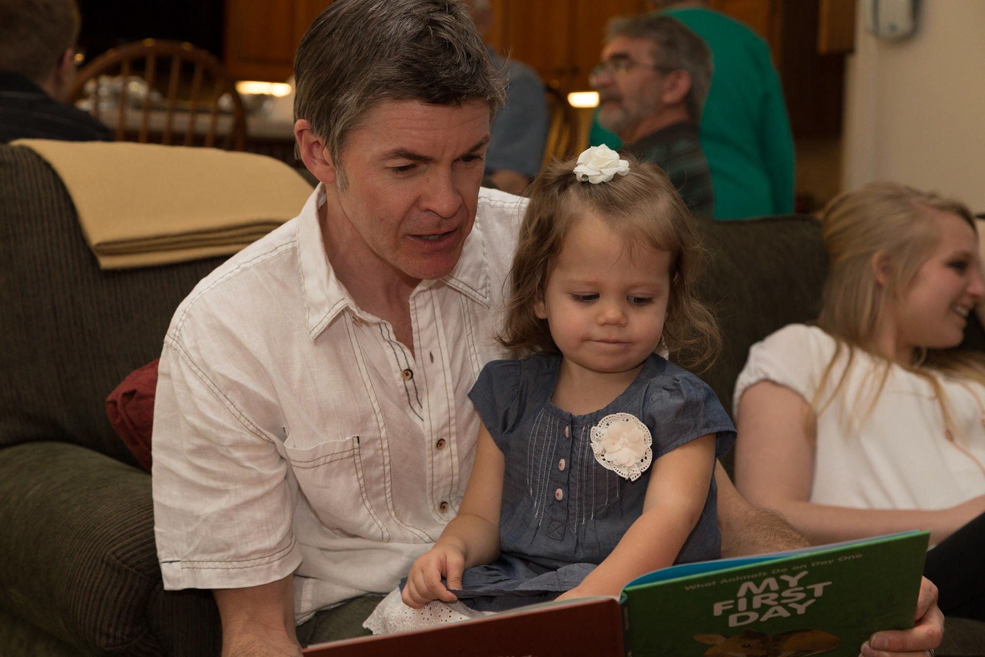 Barry and Tina brought Kendri here for Clay McCammon's last play at CAK. Eric, Lenzie, Trever, Grace and Josephine came to Knoxville as well. On Sunday afternoon, we hosted "the family."