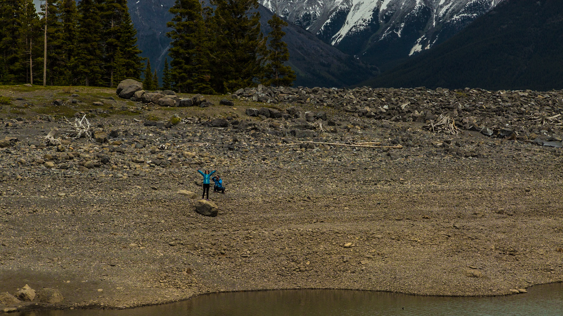 Hi David,This is Becky writing from China. We met on the other day at the lake, my husband and I were wearing blue jackets. We just came back home from the holiday in Canada. We really had a good time there.Like what I said on that day, it would be greatful if you could send me some pictures you took with us in. We will only keep it as personal pictures. Thank you very much and looking forward to your reply. Thanks.Best Regards,Becky