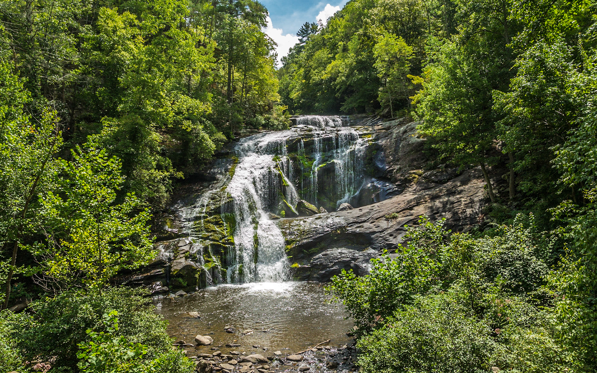 It was a Labor Day outing with Christie.  We drove down to see the falls and extened the trip to the first overlook that reveals the broad Tennessee River Valley, with the Indian Boundry Lake to the far right.