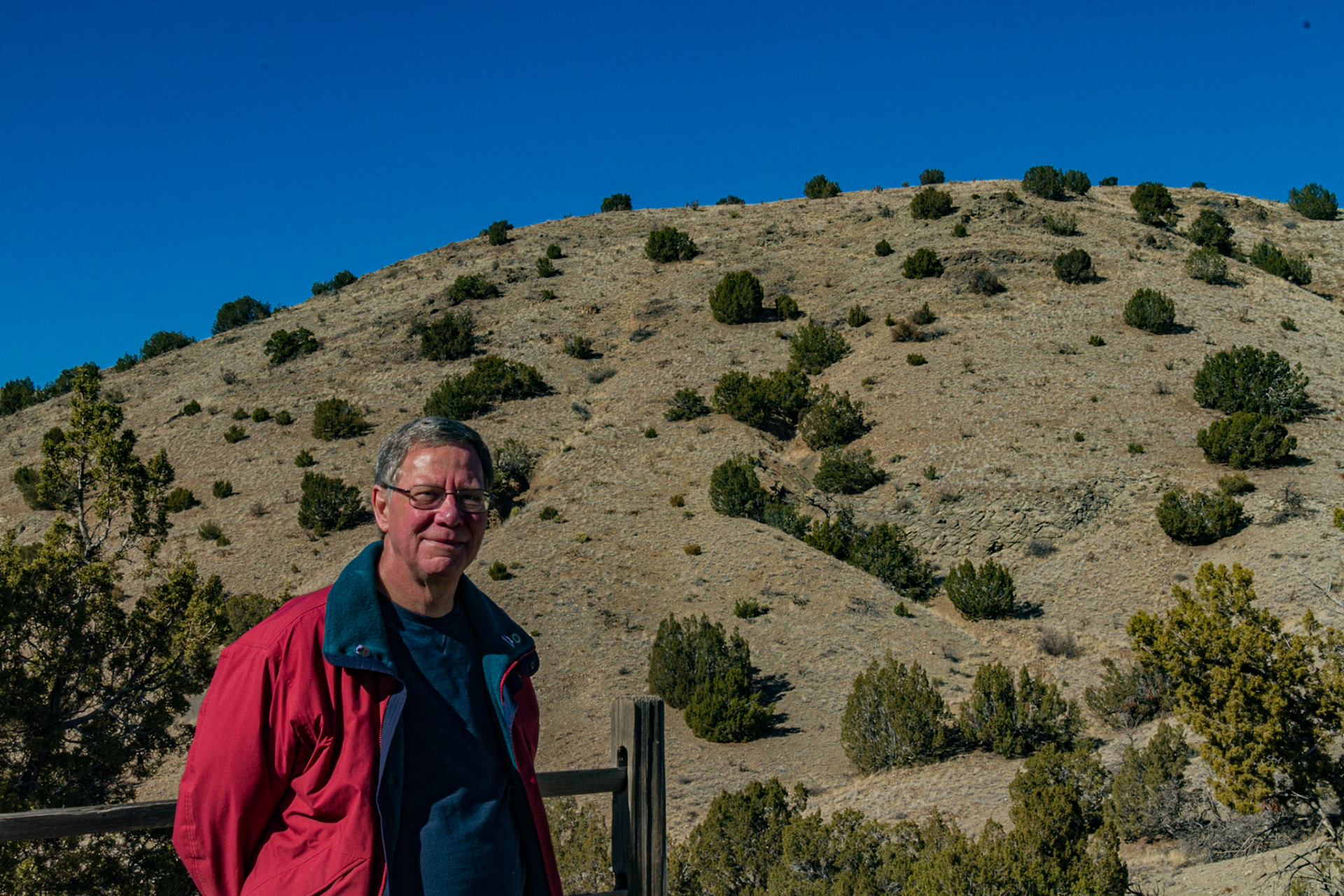 On Sunday morning, we resolved to have tamales and visit the upscale art shops on Canyon Road.  Before they opened, we had time to explore the beginning of Turquoise Trail.  Los Cerrillos was an interesting, almost deserted, town.  A railroad passed between the town and Cerrillos Hills State Park.  A short walk to an overlook in the park gave us another perspective on the town, including a short history of the town on a plaque.  As we left we listened to Jimmy Buffett’s song Ringlin, Ringlin, which describes a very similar town.
