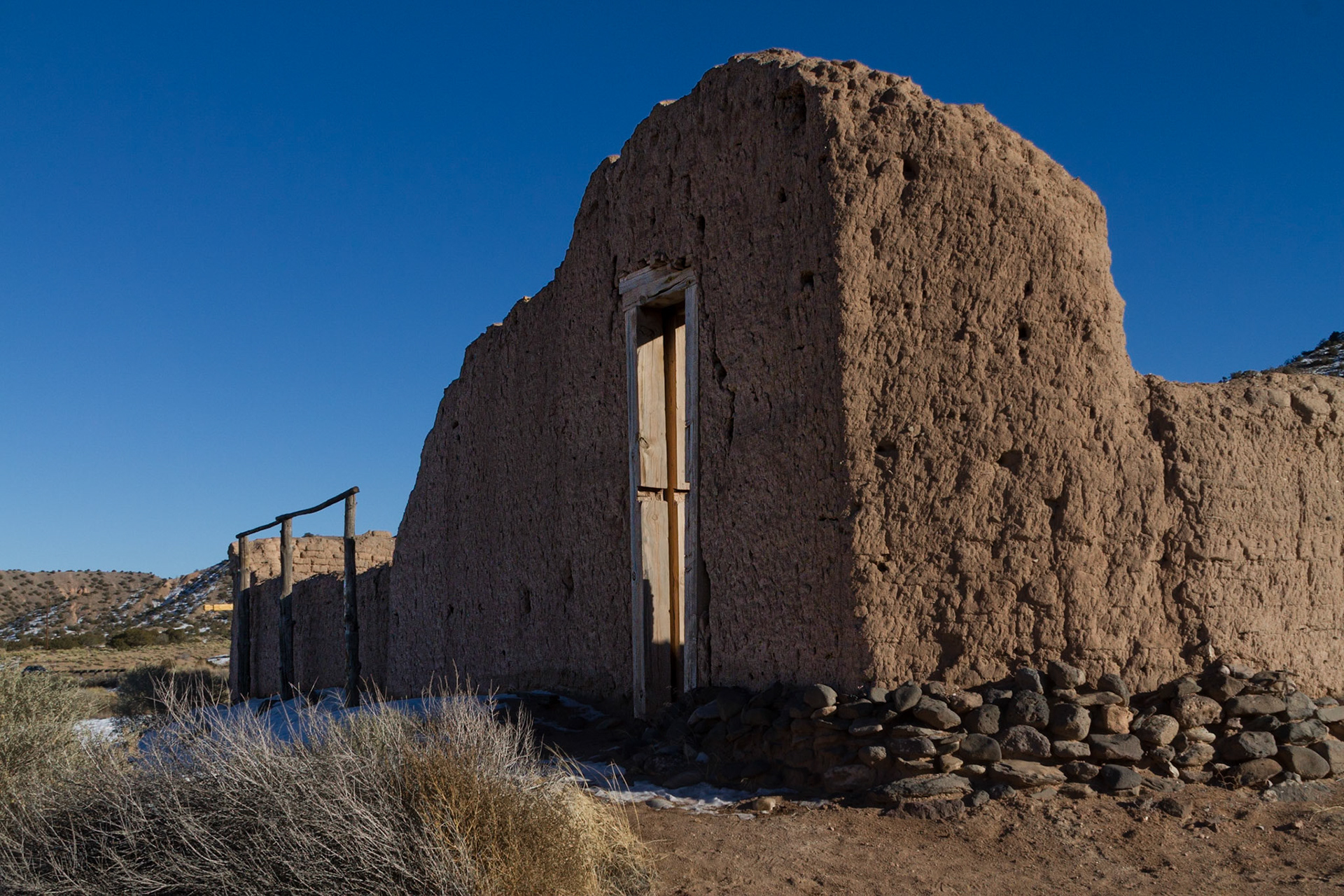 Our first stop on our first morning in Santa Fe was the Georgia O'Keeffe Museum, where the tour and short films gave us a deeper understanding of her contribution to art.  The time in the museum inspired our drive to Abiquiu that afternoon.  Later, we went on to Ghost Ranch, where O'Keeffe stayed before she acquired and essentially rebuilt her home at Abiquiu.
