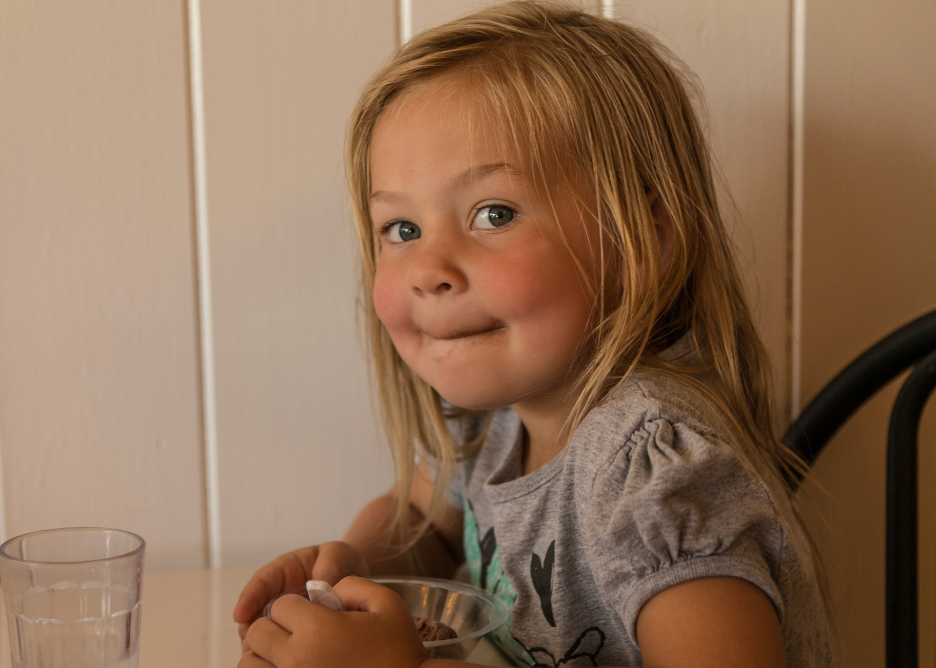 After lunch at River Rock Grill, Sequoia Marina and Fort Loudon State Park, we made our way to the town of Loudon for some Tic Toc Ice Cream.