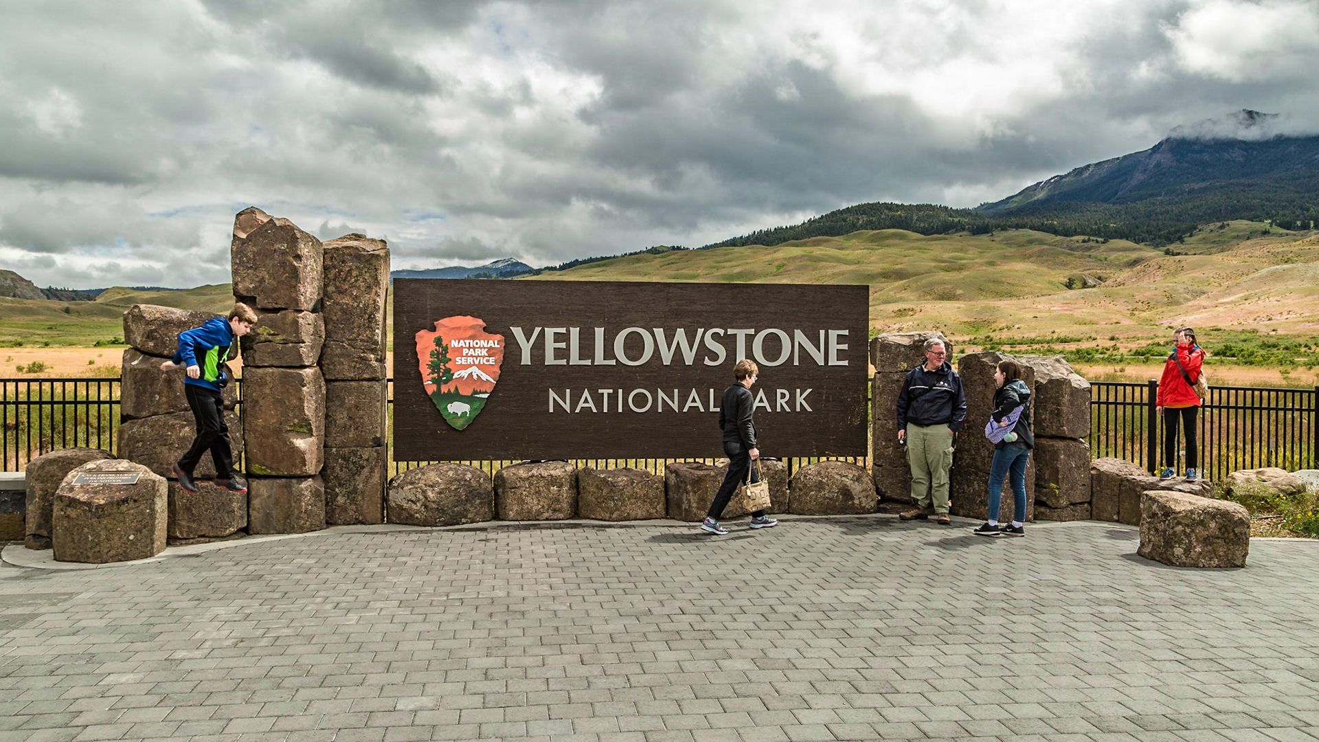 Yellowstone Entry Sign
