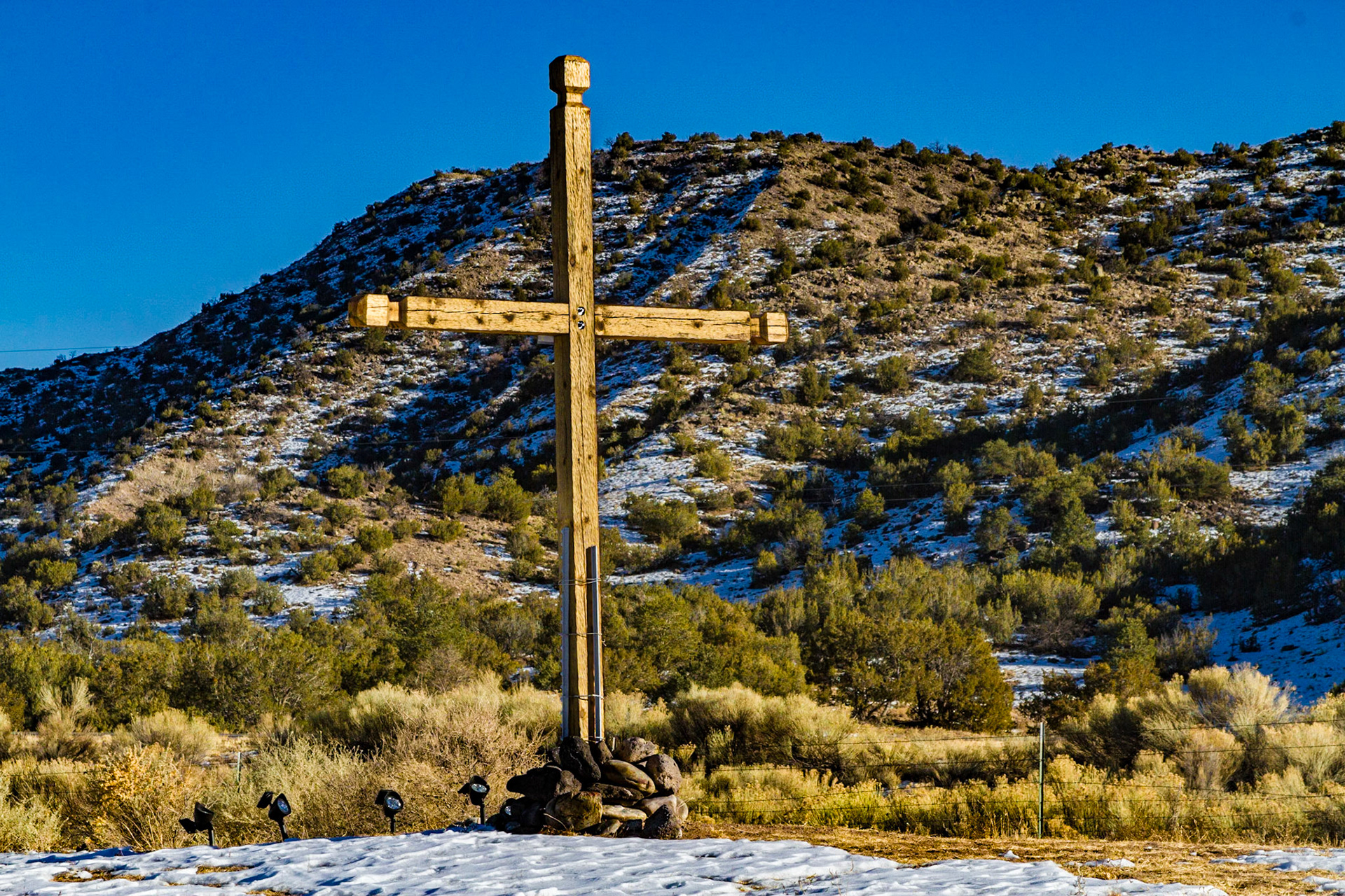 Our first stop on our first morning in Santa Fe was the Georgia O'Keeffe Museum, where the tour and short films gave us a deeper understanding of her contribution to art.  The time in the museum inspired our drive to Abiquiu that afternoon.  Later, we went on to Ghost Ranch, where O'Keeffe stayed before she acquired and essentially rebuilt her home at Abiquiu.