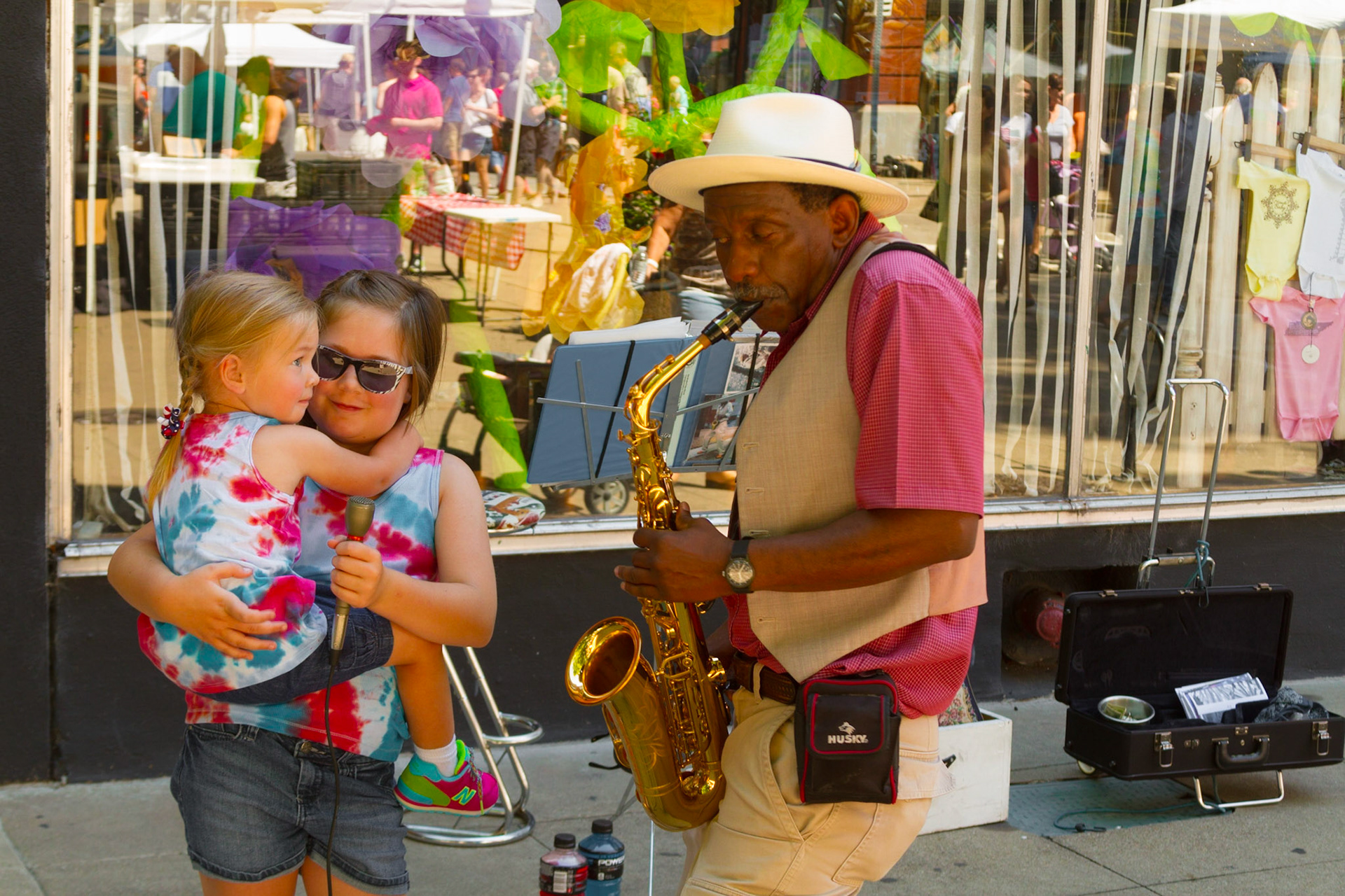 I got my chance to take Raven and Sophia on an adventure to Market Square's Farmers Market today - just the three of us.