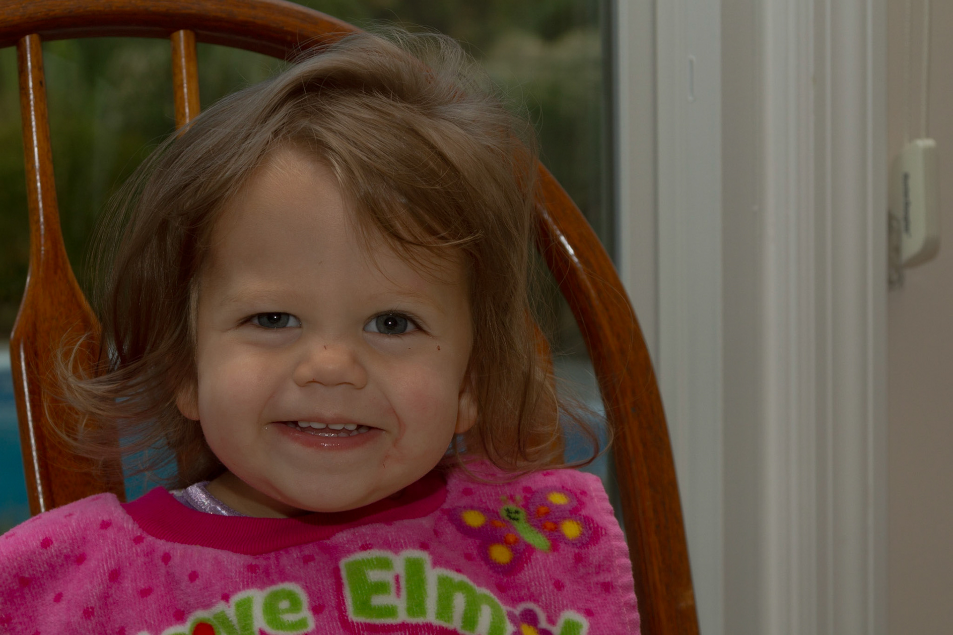 Josephine, Grace and Trever visited for a couple of days.  Oh, their mother came too. Dad was traveling for business.  At breakfast, Josephine was being cute.