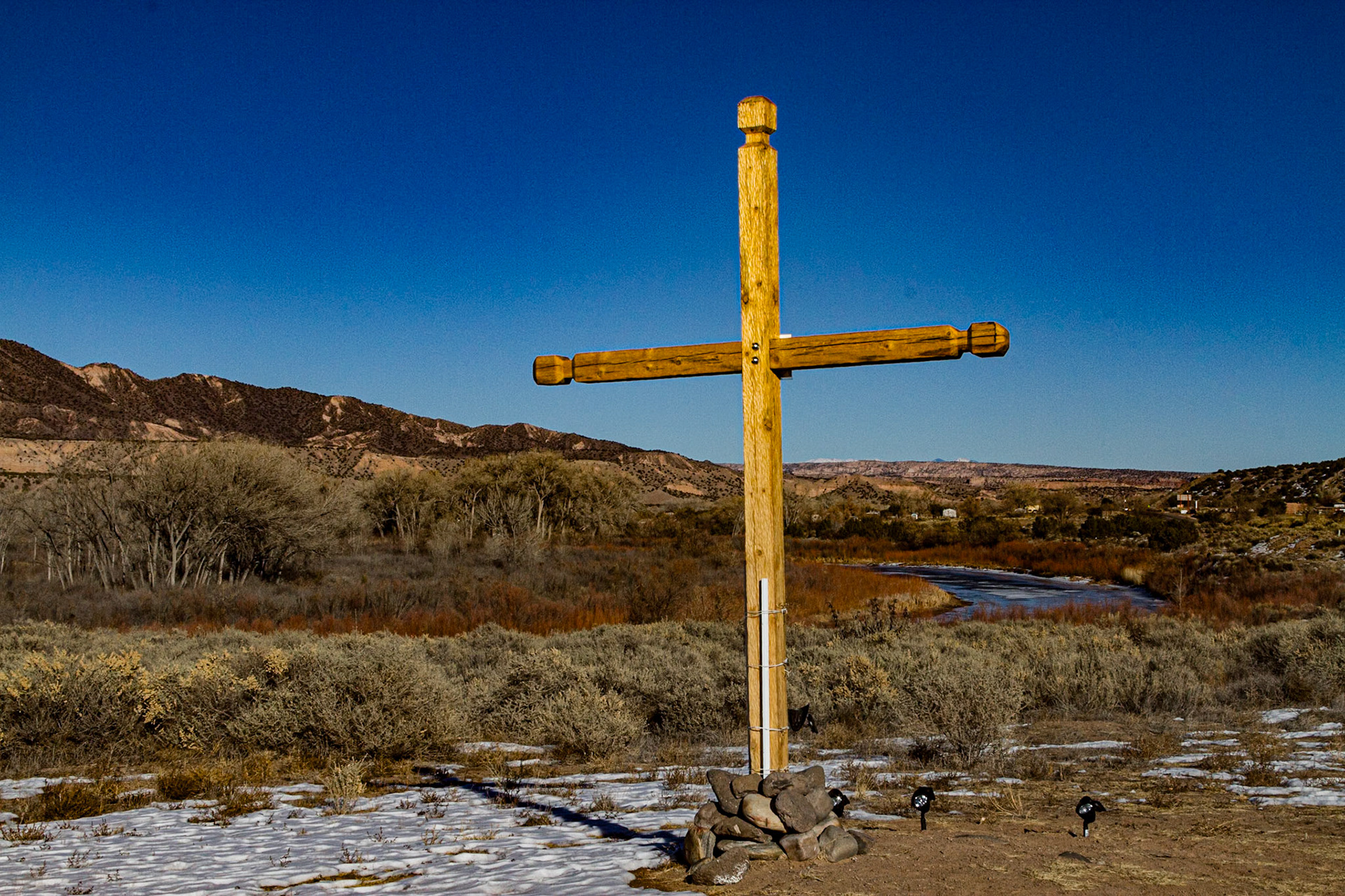 Our first stop on our first morning in Santa Fe was the Georgia O'Keeffe Museum, where the tour and short films gave us a deeper understanding of her contribution to art.  The time in the museum inspired our drive to Abiquiu that afternoon.  Later, we went on to Ghost Ranch, where O'Keeffe stayed before she acquired and essentially rebuilt her home at Abiquiu.