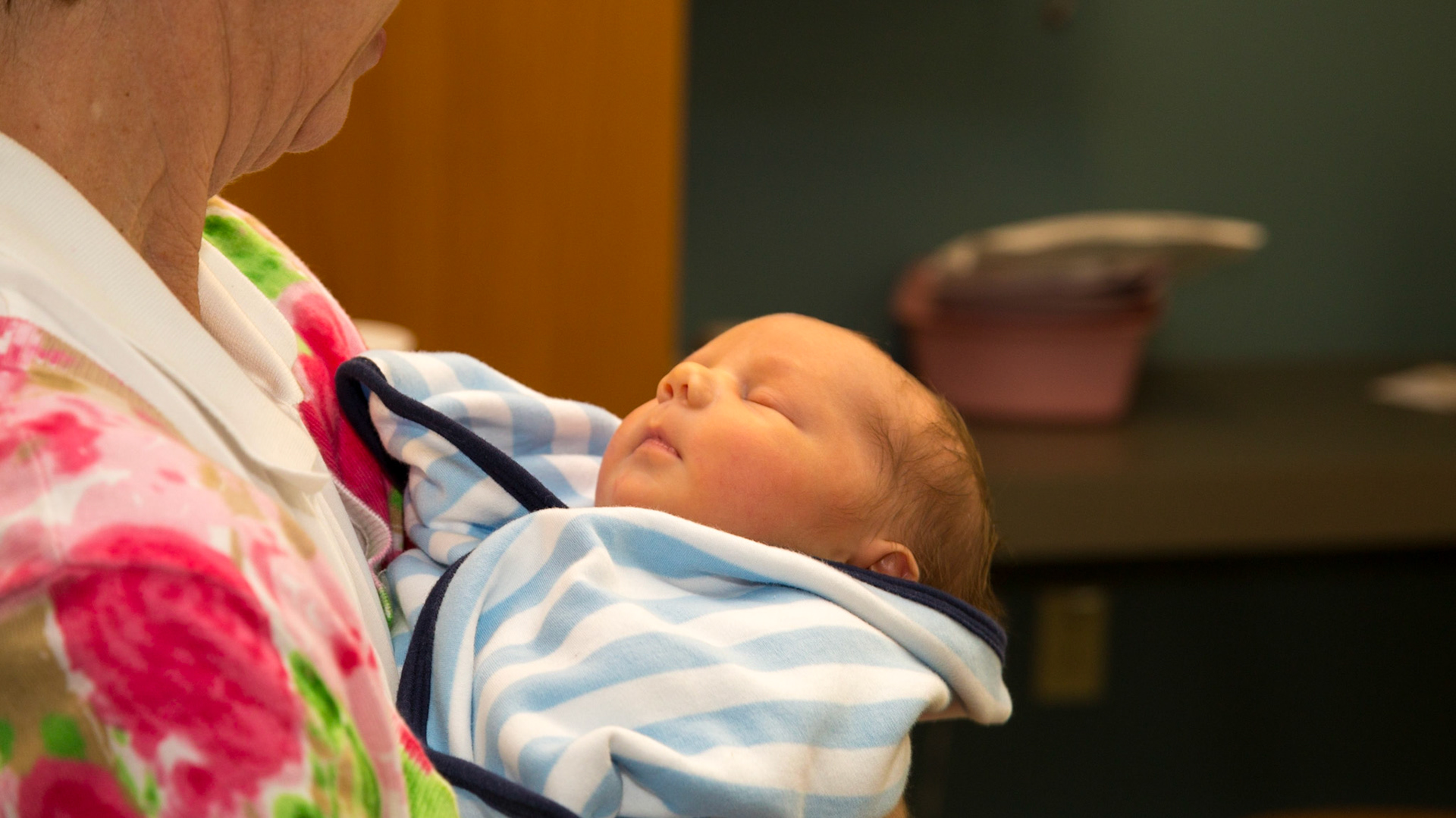 Christie got the first chance to hold Knox.