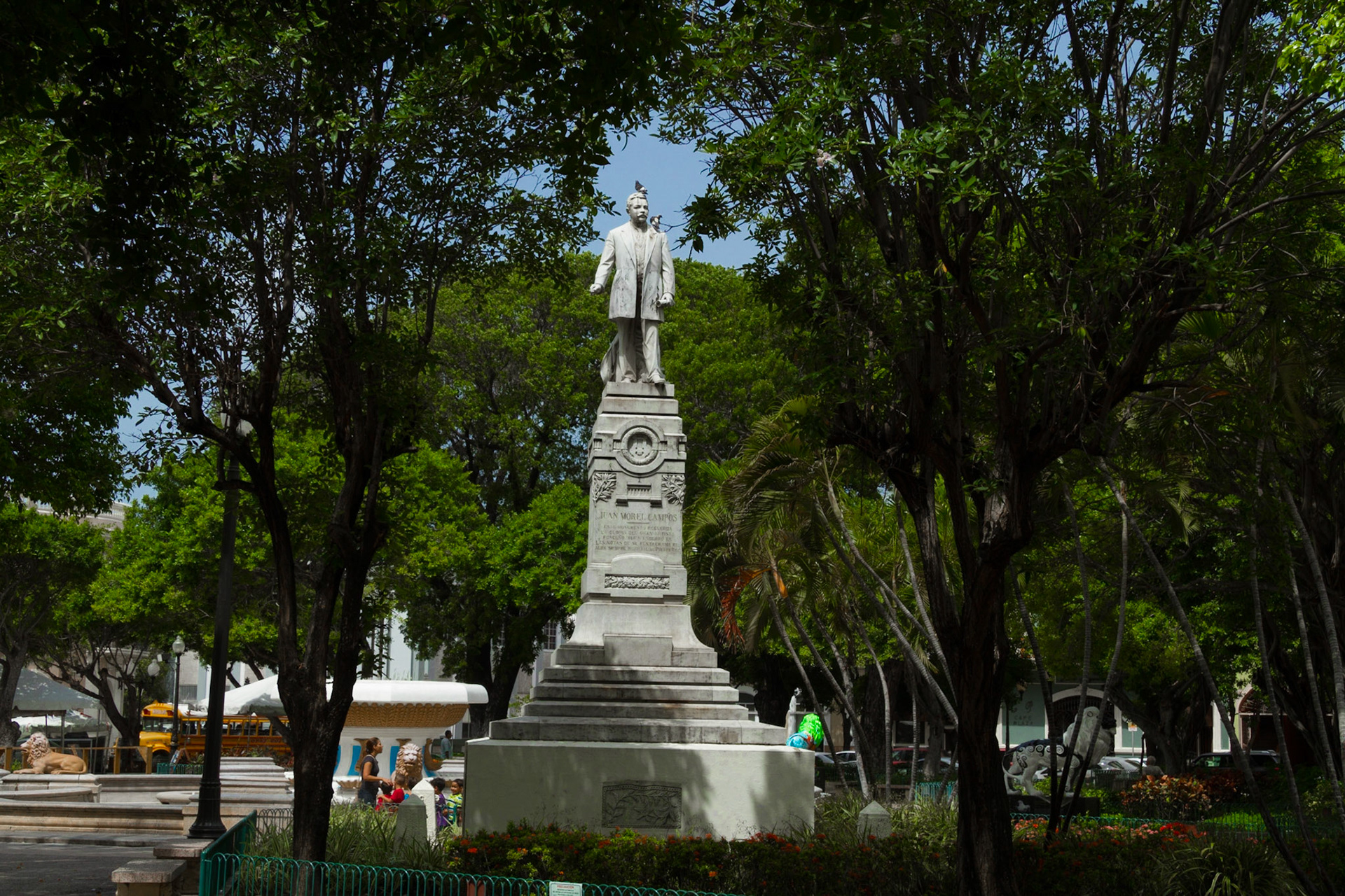 There were several statues and monuments around Plaza Degetau.  Most seemed to be related to the history of the city and its region.