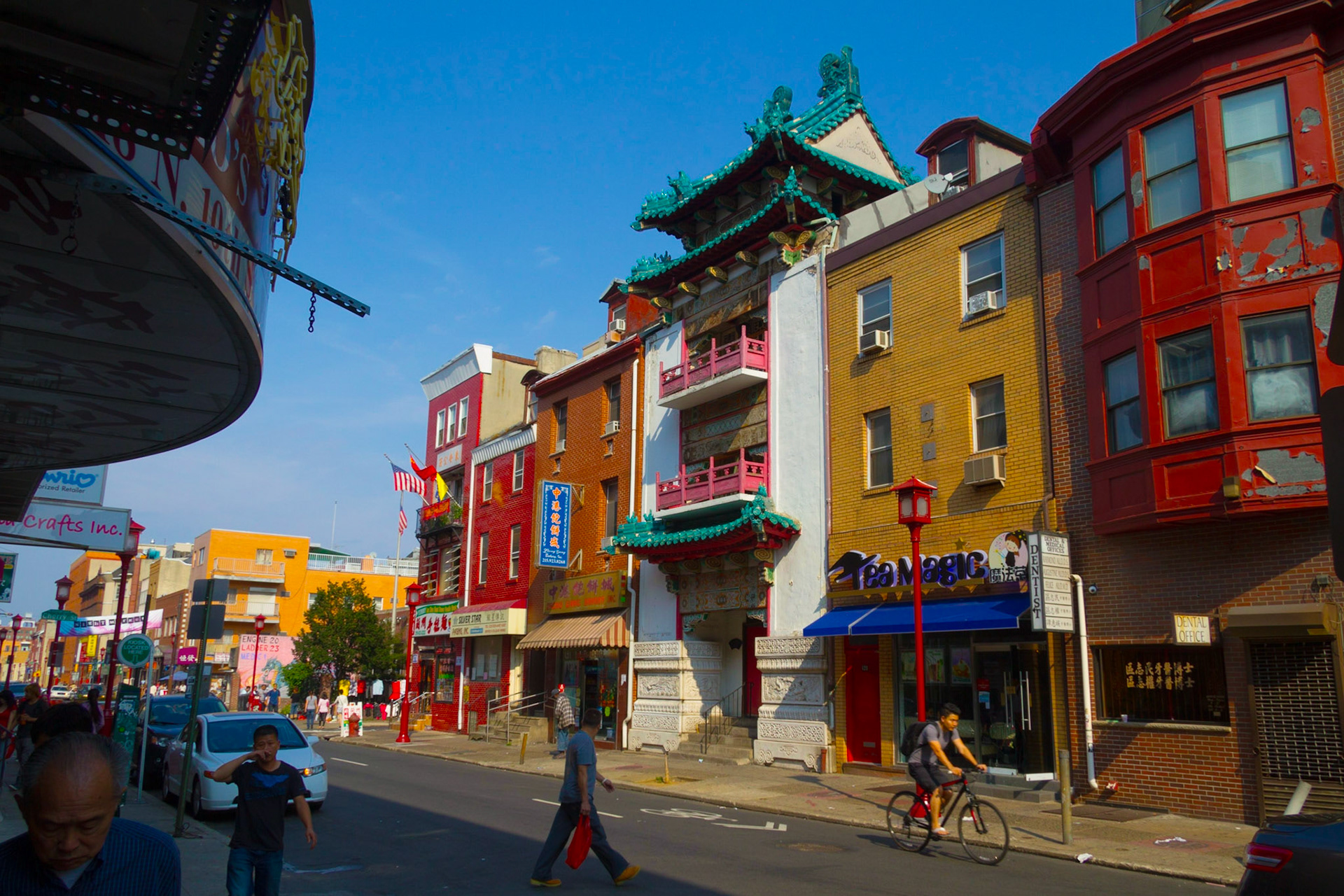 The day before the October 2013 NAPFA Board Meeting, I was in Philadelphia intending to shoot in Valley Forge National Park.  Because of a government shutdown, I spent the day walking the streets in downtown Philadelphia.