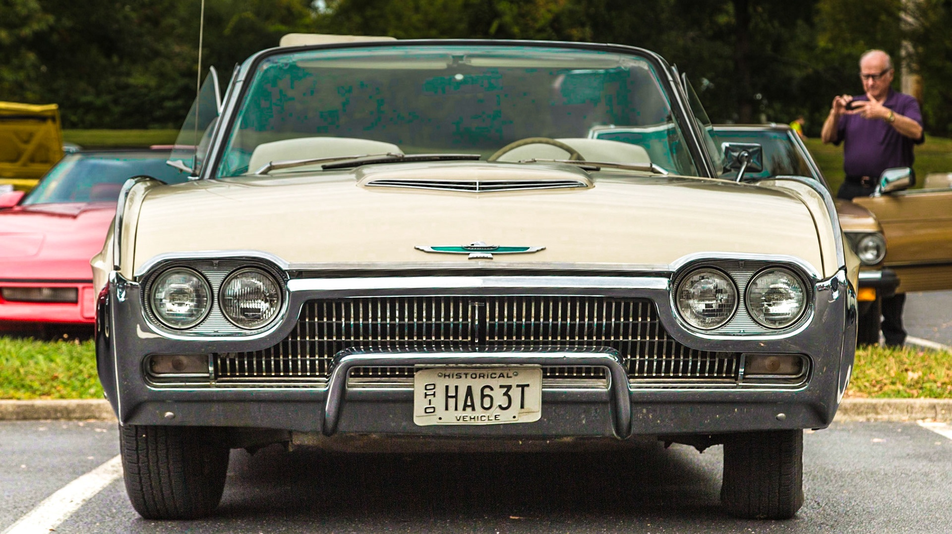 October 6, 2017 Christie was out of town for her forty-fifth high school class reunion.  I went on a drive for photography, just as fall color started to show.  It was a good day for this kind of trip, with good landscapes and a few vintage cars at First Baptist Church in Farragut, followed by the Cherohala Skyway and Fontana Dam.