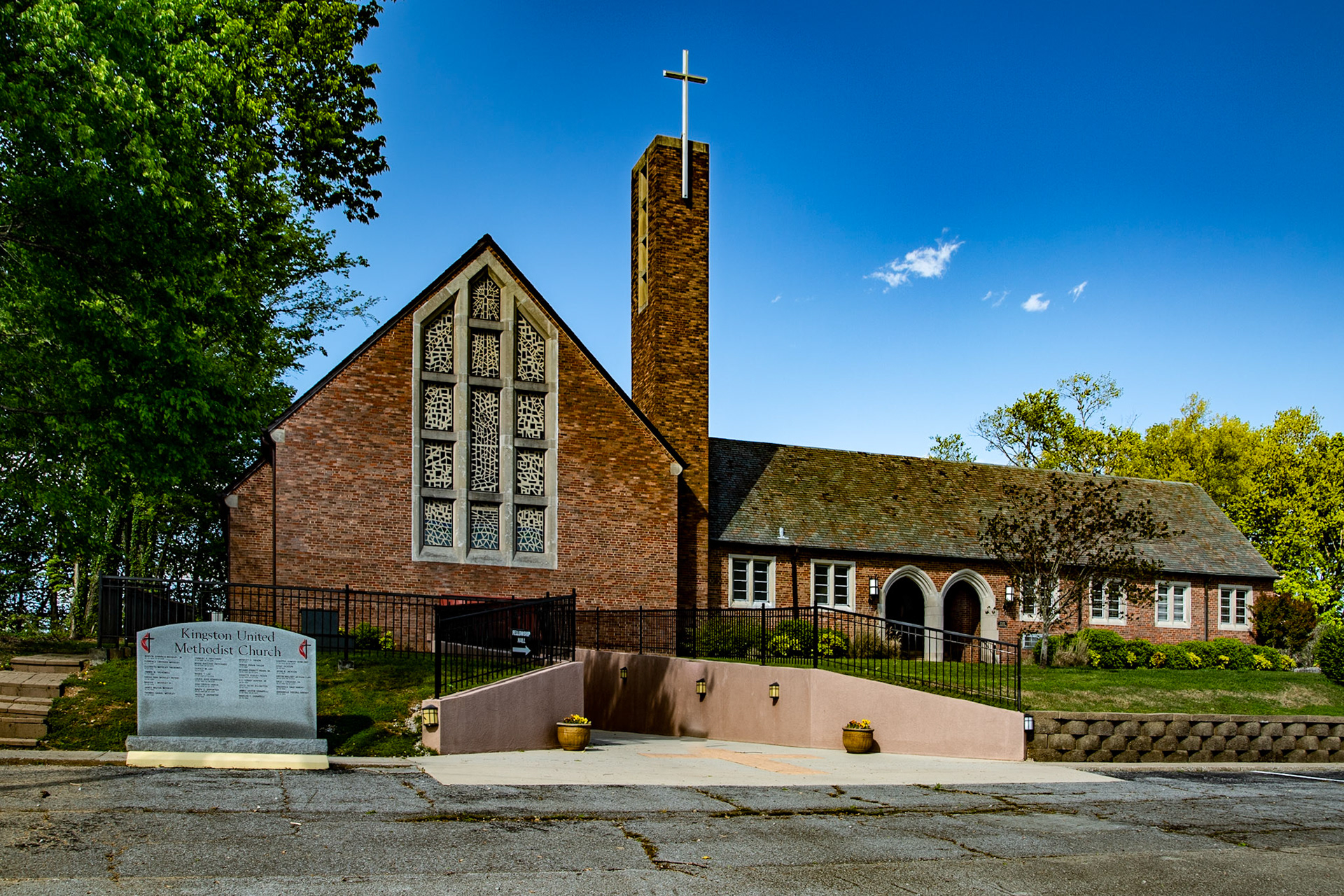 35°52'17.129" N 84°31'7.456" W