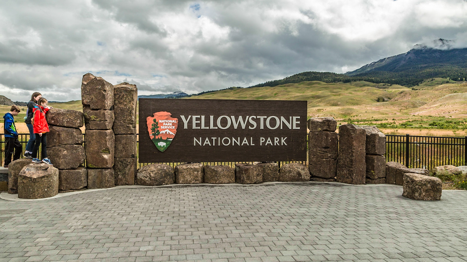 Yellowstone Entry Sign