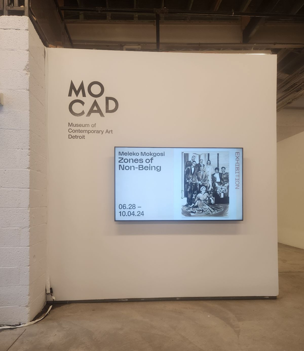 Front Monitor Slideshow
