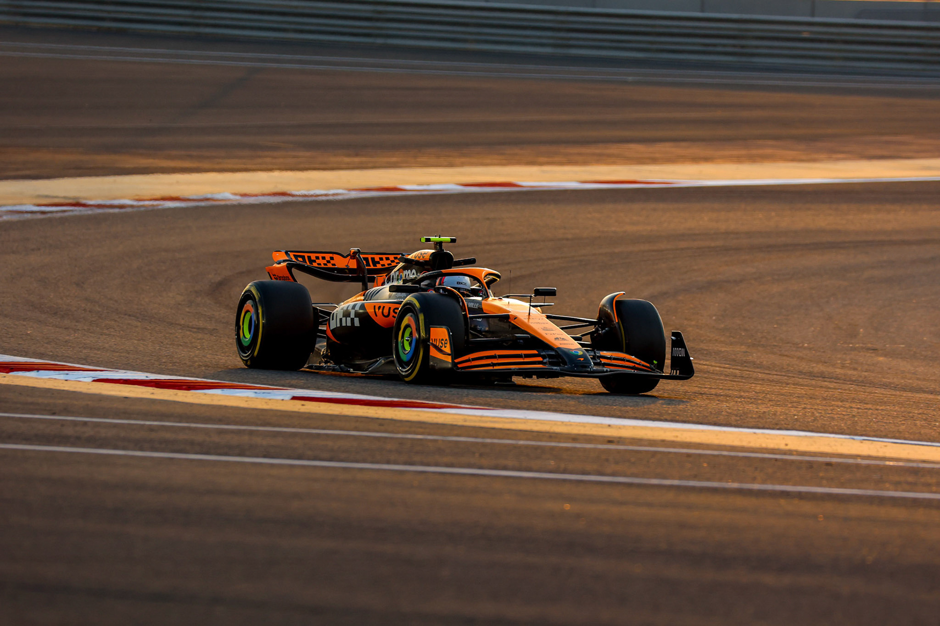 Lando Norris #4, McLaren Formula 1 Team; Formel 1 Pre-Season Tests Bahrain. Donnerstag, 22.02.2024
