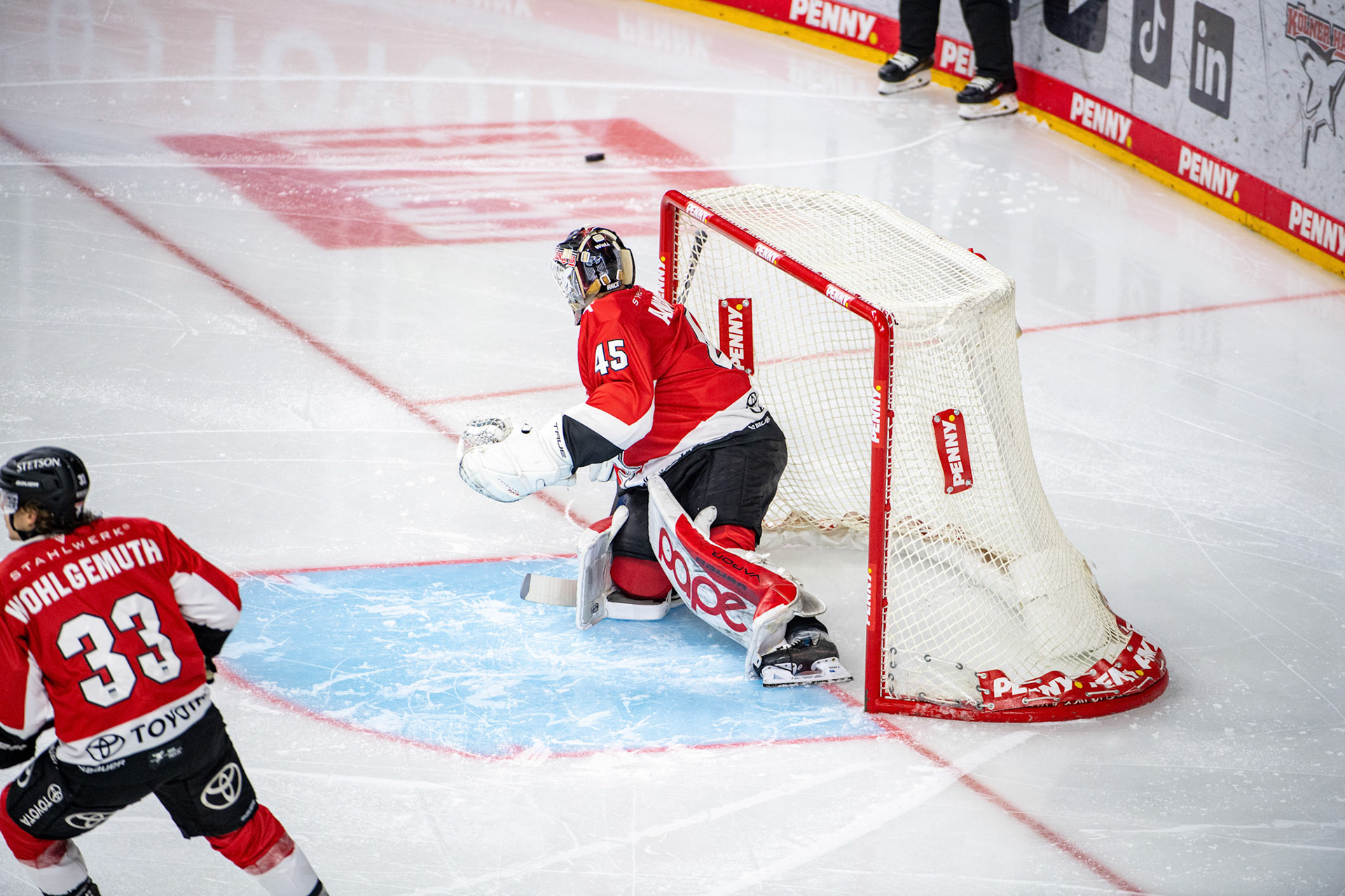 Tobias Ancicka, Tim Wohlgemuth; DEL Kölner Haie - Frankfurter Löwen, 16.02.2024