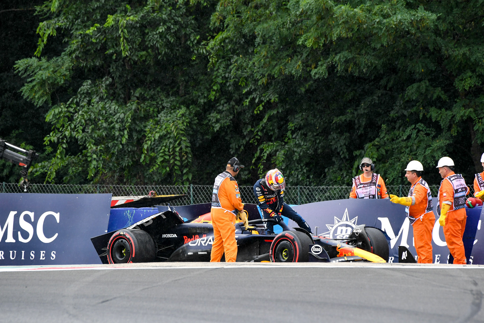 Sergio Perez #11, Oracle Red Bull Racing crasht im Qualifying;Formel 1 Budapest / Ungarn, 20.07.2024