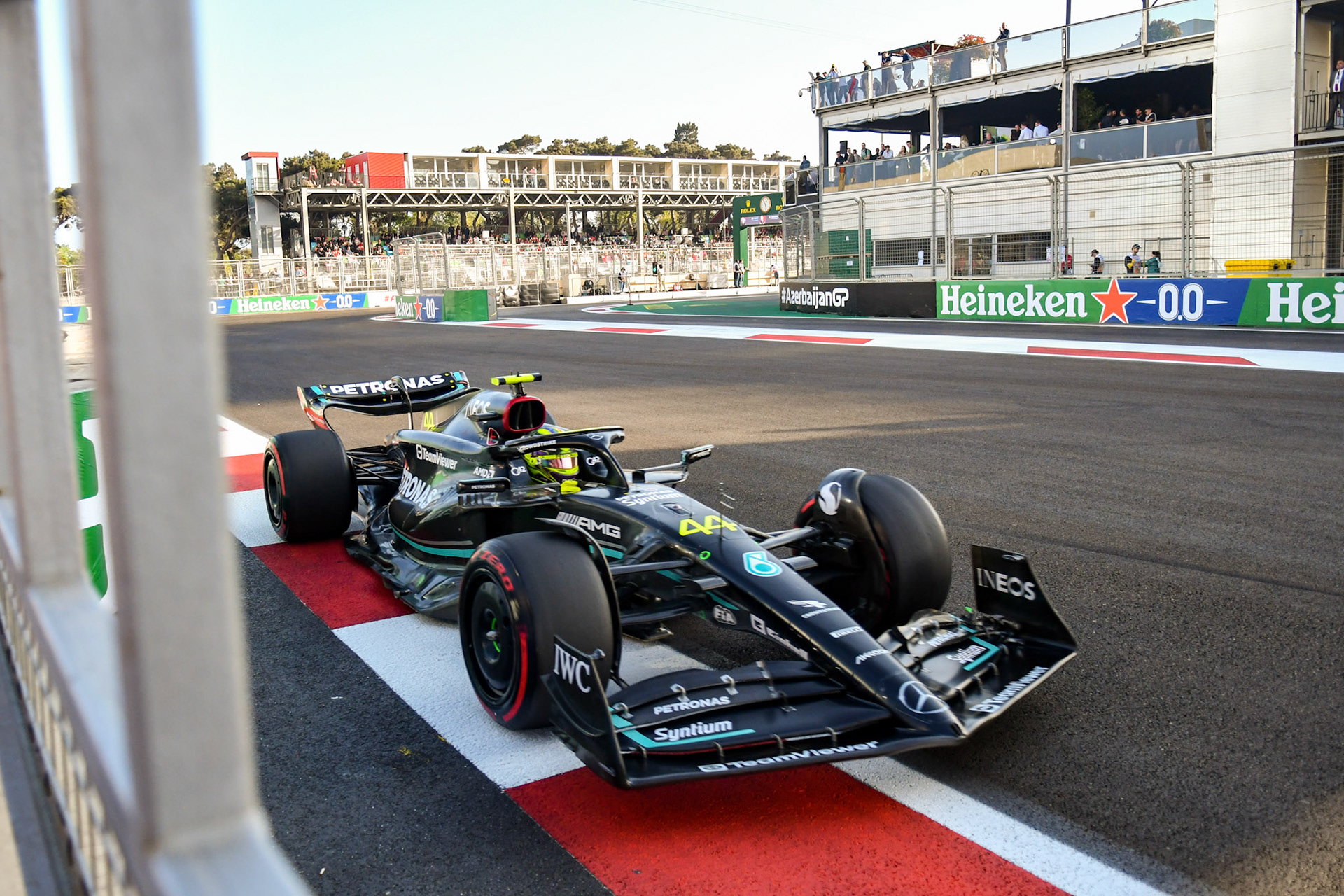 Lewis Hamilton (GBR) Mercedes AMG F1 Team; Formel 1 GP Baku Azerbaijan. Freitag 28.04.2023