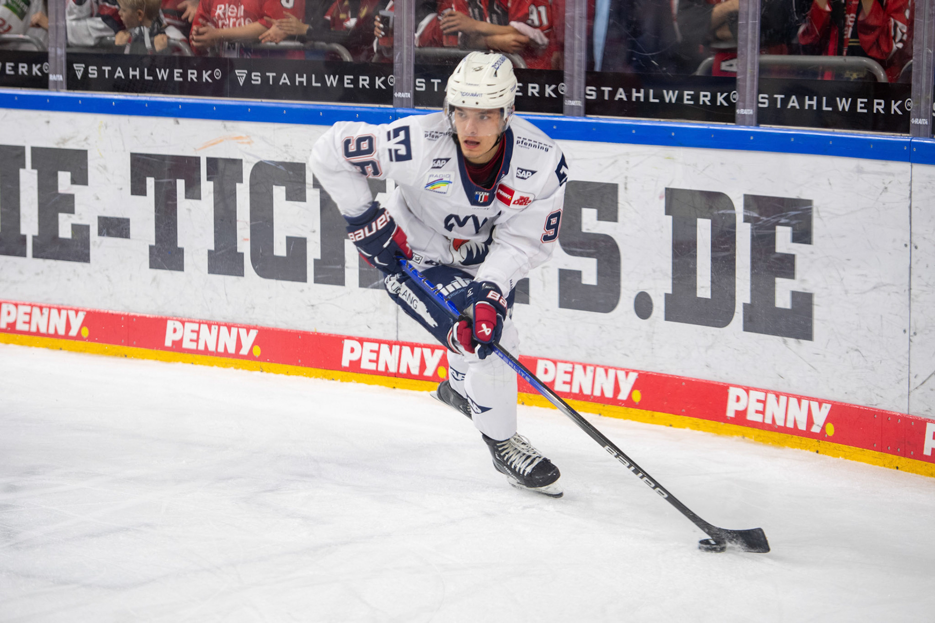 Simon Thiel; DEL Kölner Haie - Adler Mannheim, 30.09.2023