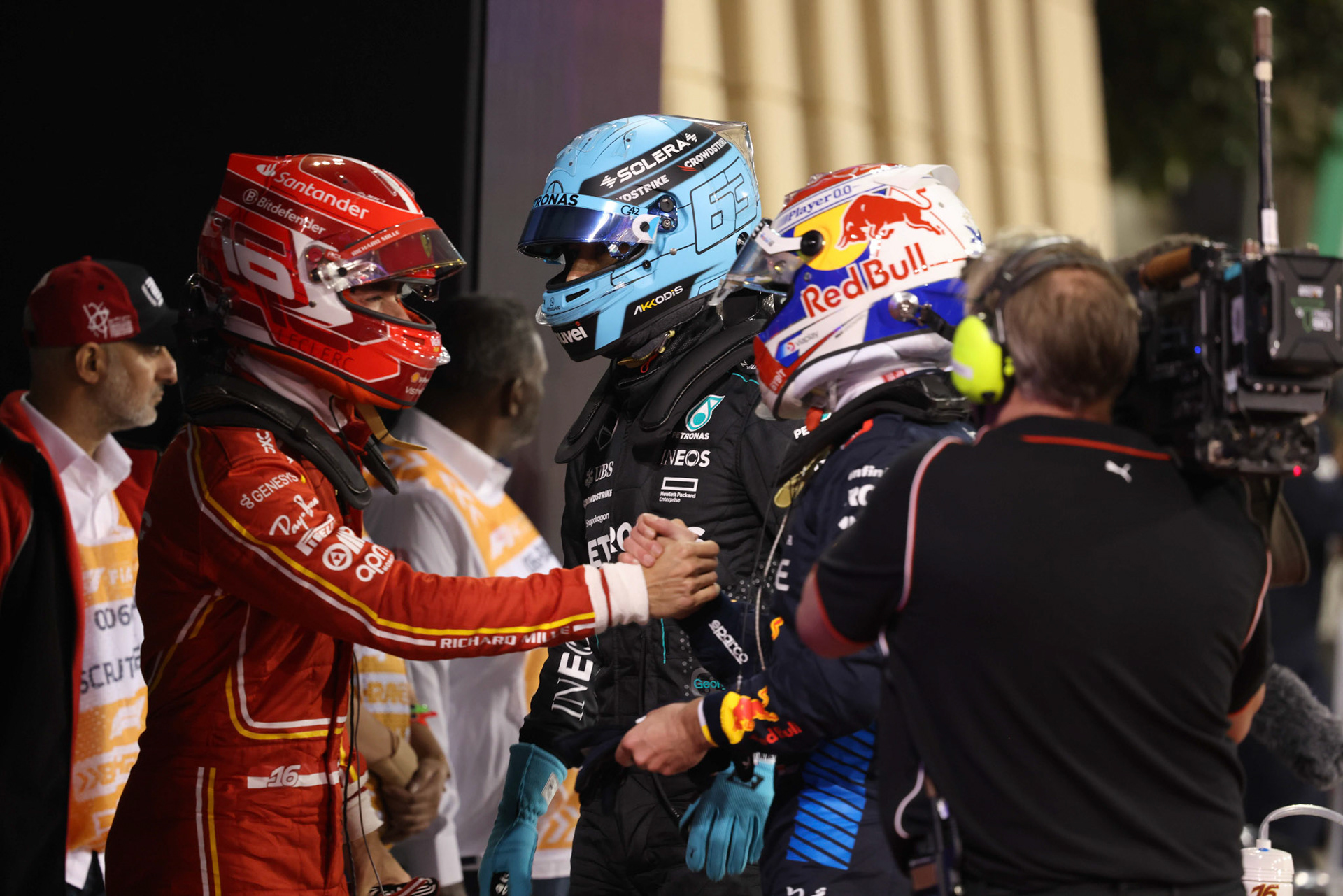 Charles Leclerc #16, Scuderia Ferrari, Max Verstappen #1, Oracle Red Bull Racing, George Russell #63, Mercedes-AMG Petronas F1 Team; Formel 1 GP Bahrain. Freitag 01.03.2024