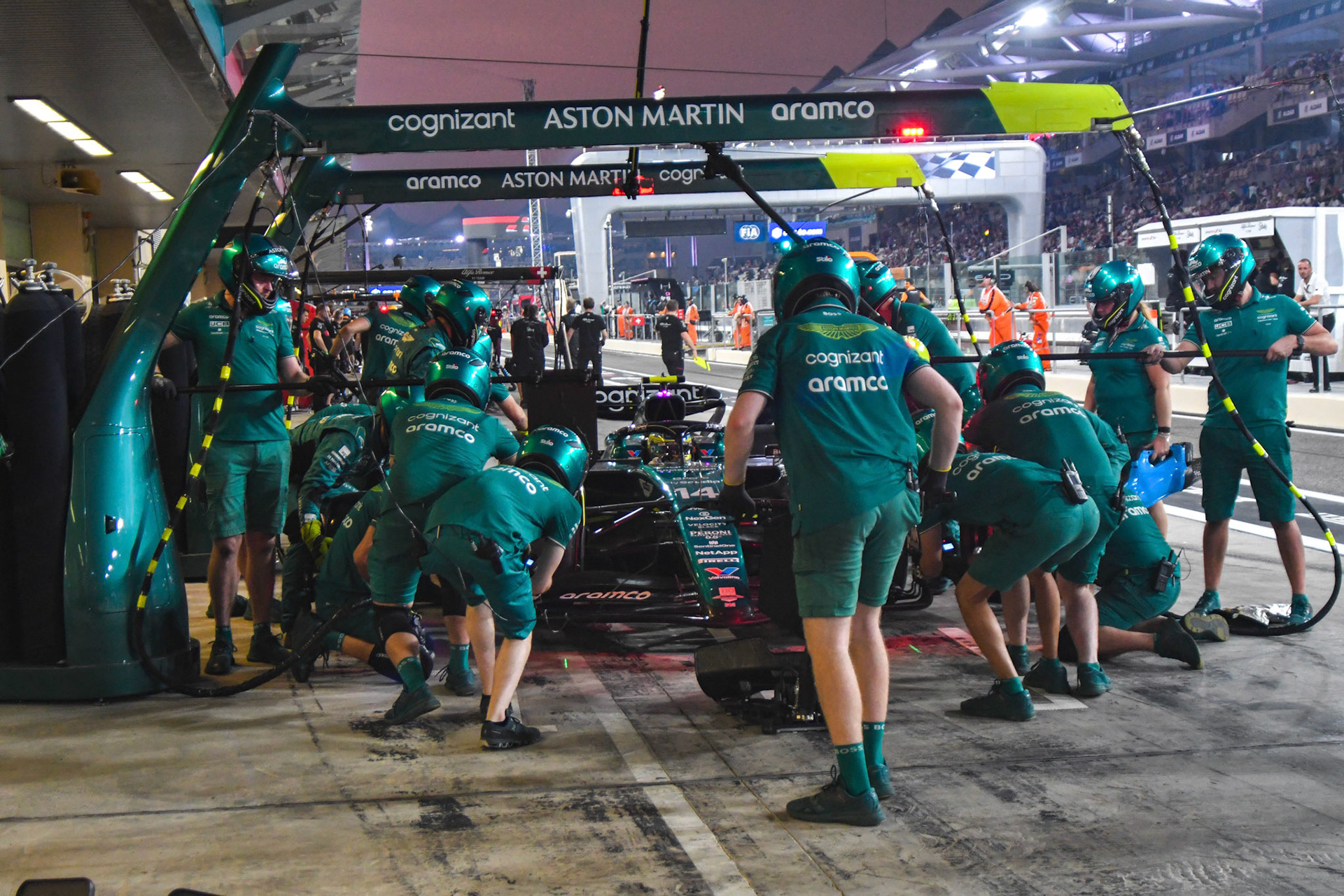 Aston Martin Formula One Team; Formel 1 GP Abu Dhabi. Freitag 24.11.2023