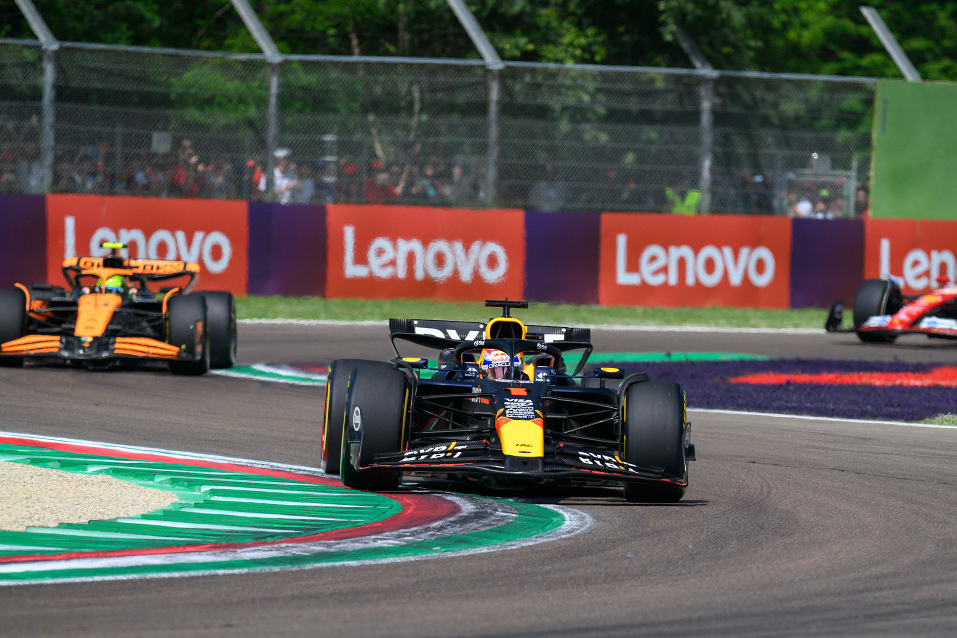 Max Verstappen #1, Oracle Red Bull Racing und Lando Norris #4, McLaren Formula 1 Team; F1 GP Imola / Italien Sonntag, 19.05.2024
