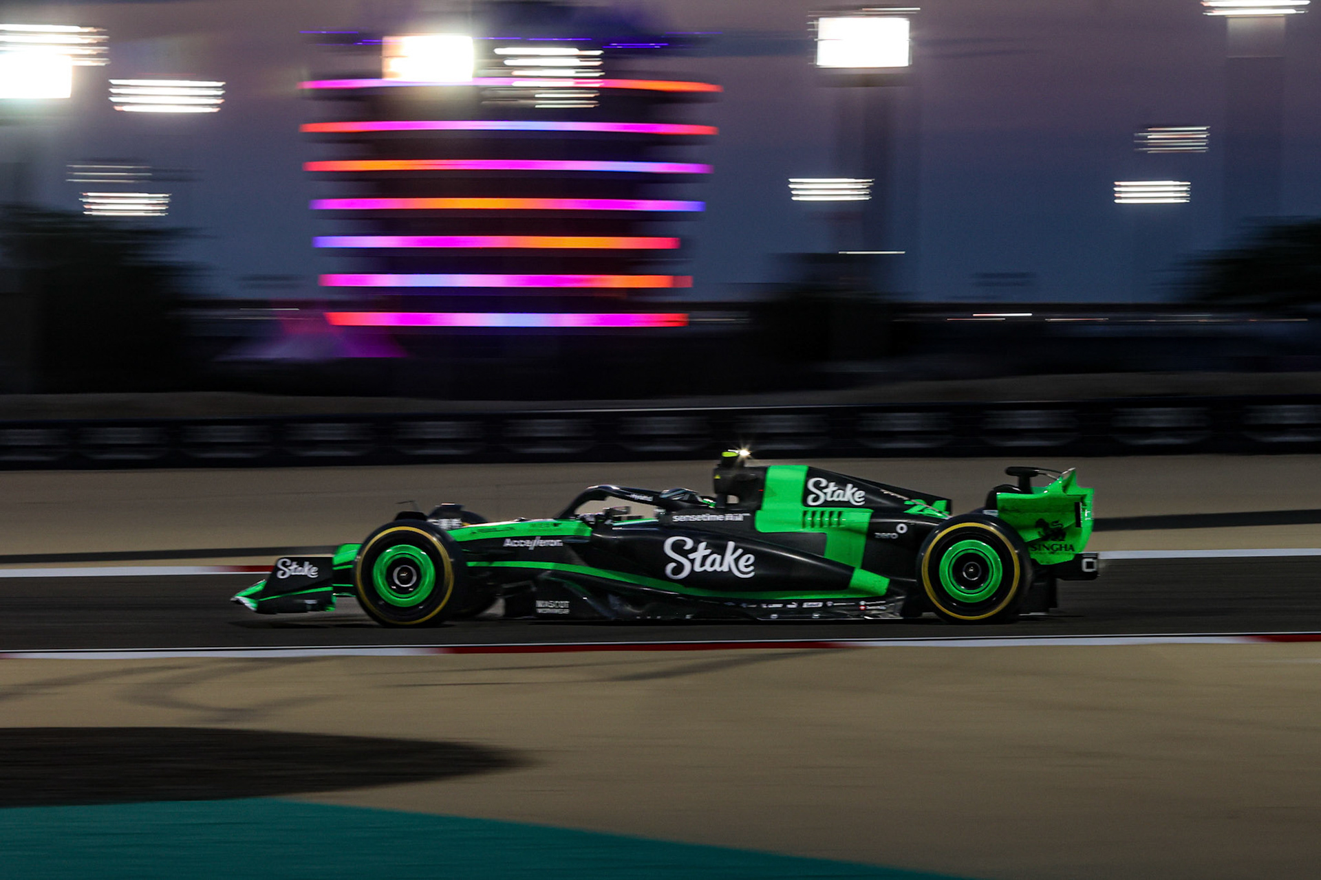 Guanyu Zhou #24, Stake F1 Team Kick Sauber; Formel 1 Pre-Season Tests Bahrain. Mittwoch, 21.02.2024