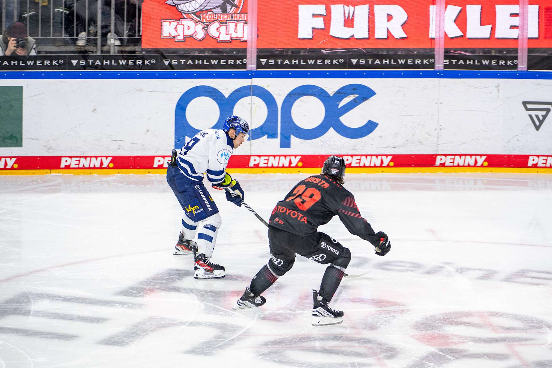 Andrej Sustr, Drew Leblanc; DEL Kölner Haie - Iserlohn Roosters, 13.02.2024