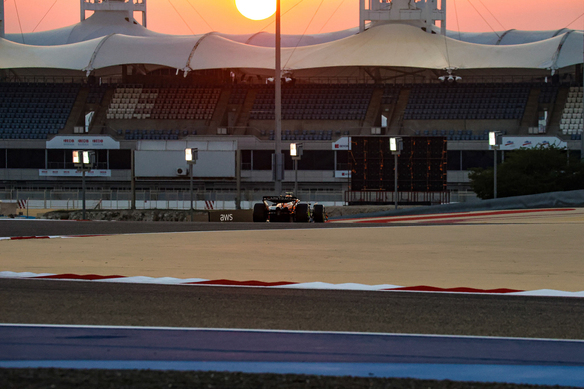 Lando Norris #4, McLaren Formula 1 Team; Formel 1 Pre-Season Tests Bahrain. Mittwoch, 21.02.2024
