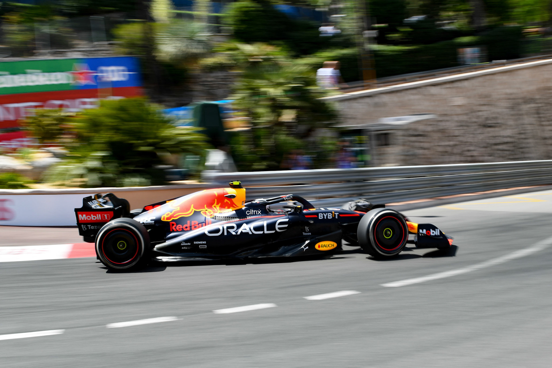 Sergio Perez (MEX) Red Bull Racing; Formel 1 Monaco am 27.05.2022