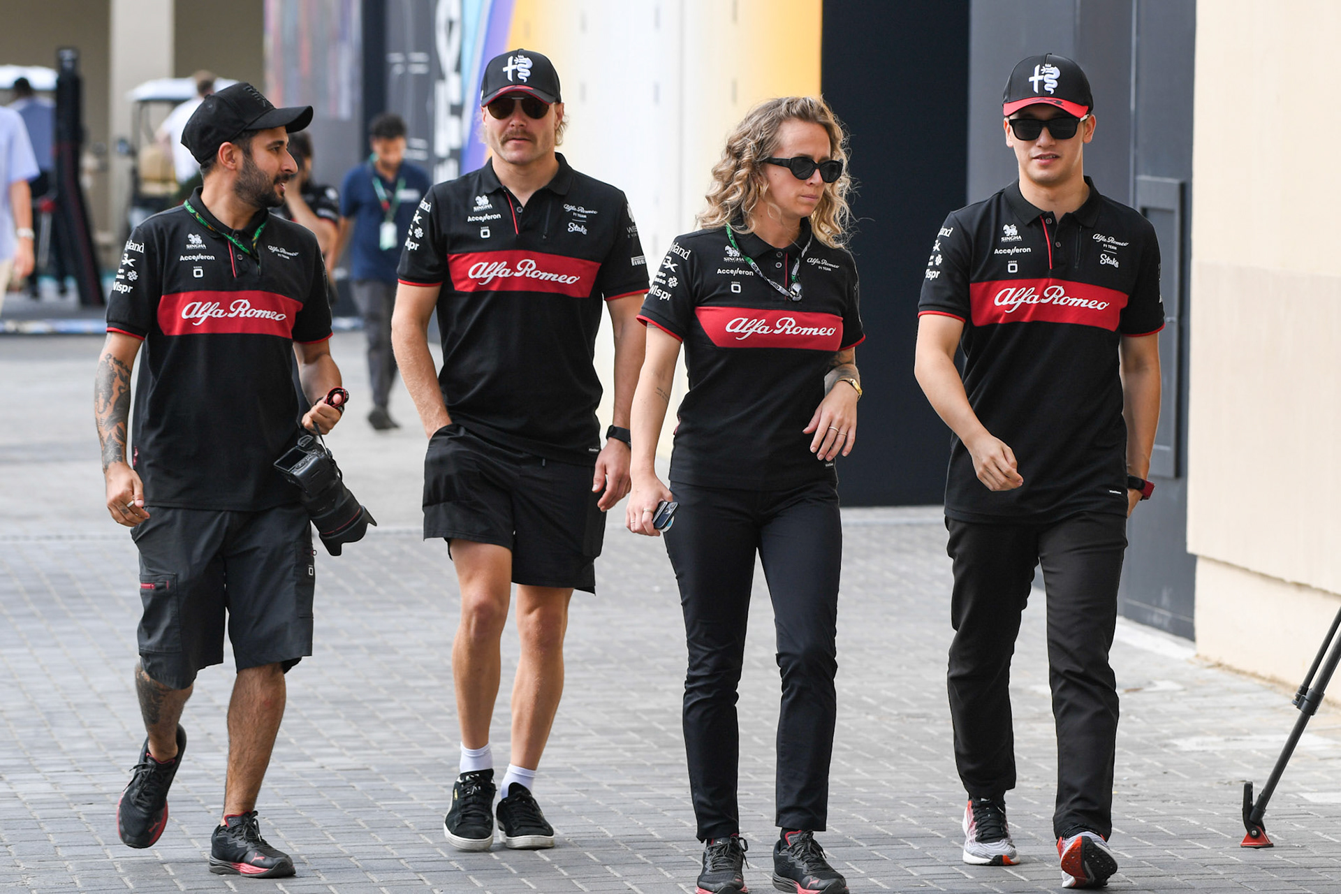 Valtteri Bottas und Guanyu Zhou, Alfa Romeo F1 Team;Formel 1 GP Abu Dhabi. Freitag 24.11.2023