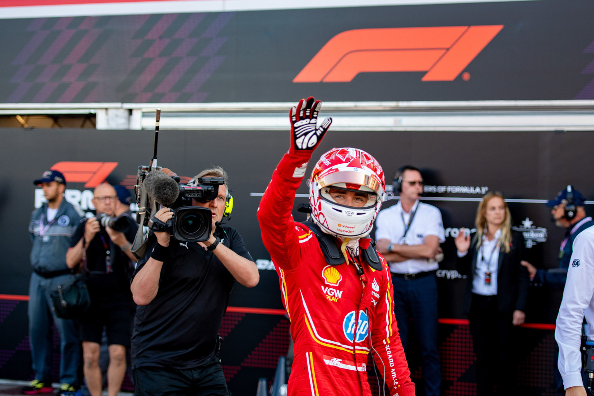 Charles Leclerc #16, Scuderia Ferrari bejubelt seine Poleposition ; Formel1 GP Monaco Samstag, 25.05.2024