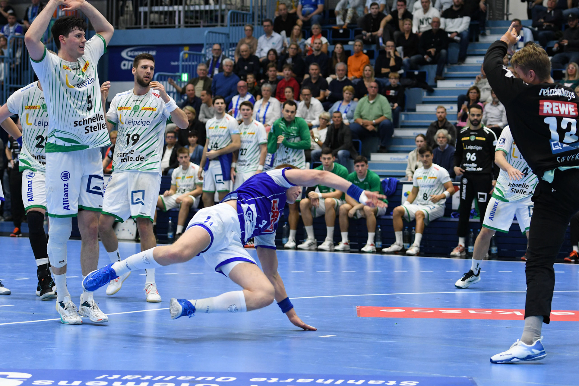 Ellidi Vidarsson #4; Handball Bundesliga; VfL Gummersbach - SCDHFK Leipzig 09.10.2022