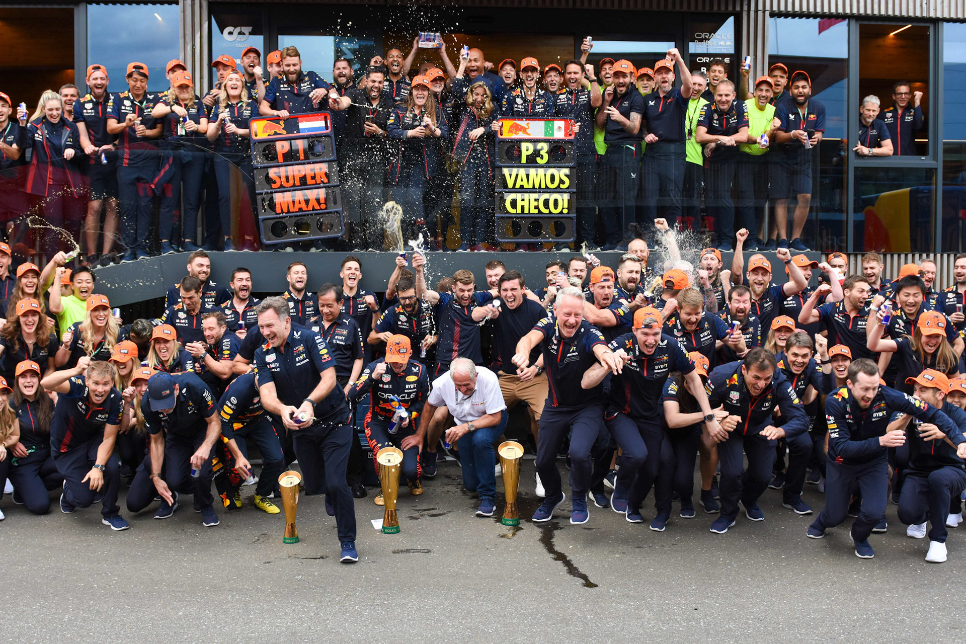 Red Bull Racing, Siegesfeier, Celebration; Formel 1 GP Austria / Österreich. Sonntag, 02.07.2023