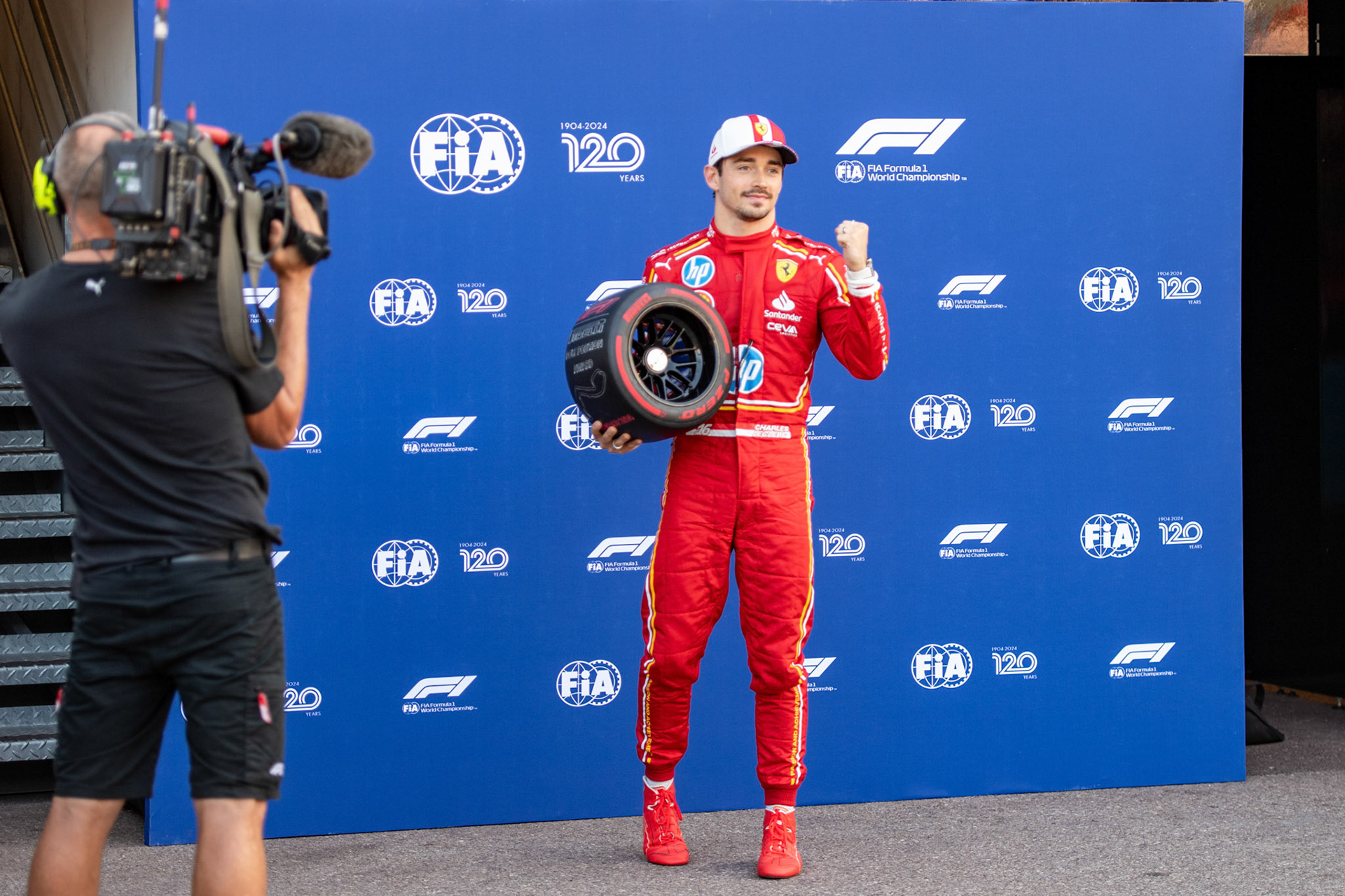 Charles Leclerc #16, Scuderia Ferrari bejubelt die Poleposition in Monaco; Formel1 GP Monaco Samstag, 25.05.2024