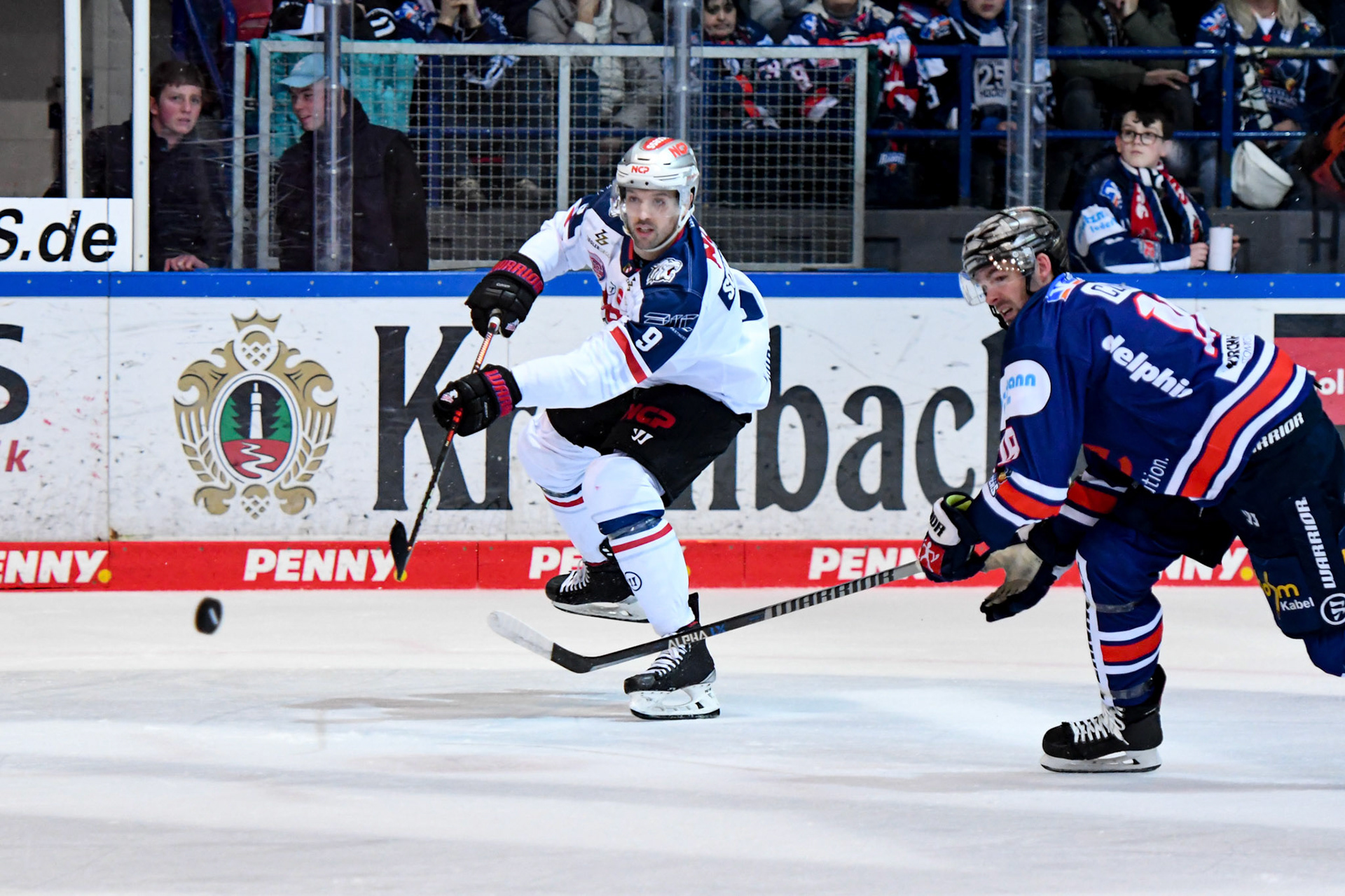 Gregor Macleod 89; DEL Iserlohn Roosters - Nuernberg Ice Tigers 17.02.2023