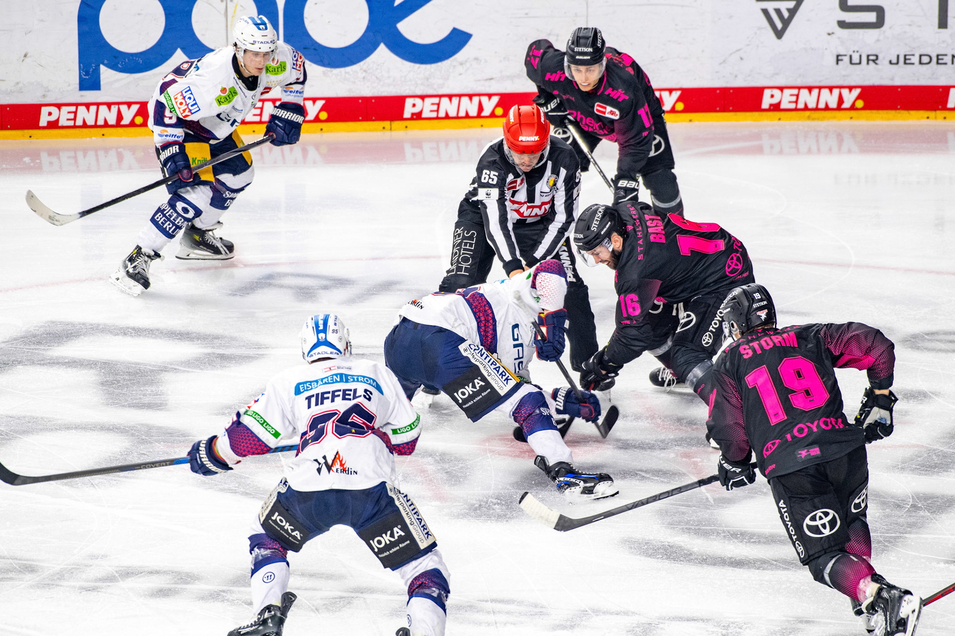 Jason Bast; DEL Kölner Haie - Eisbaeren Berlin, 06.10.2023
