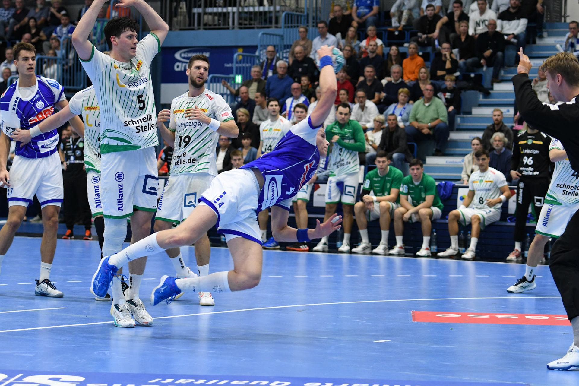Ellidi Vidarsson #4; Handball Bundesliga; VfL Gummersbach - SCDHFK Leipzig 09.10.2022