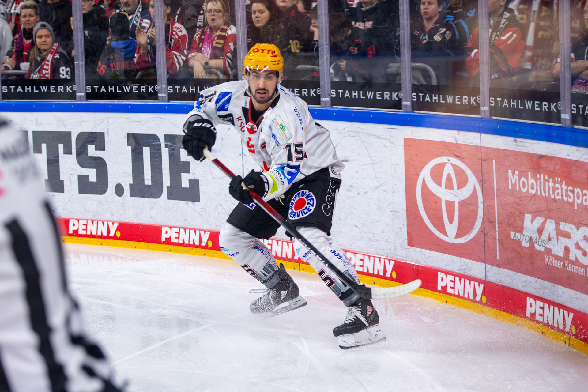 Gregory Kreutzer; DEL Kölner Haie - Bremerhaven Fischtown Pinguins, 01.11.2023
