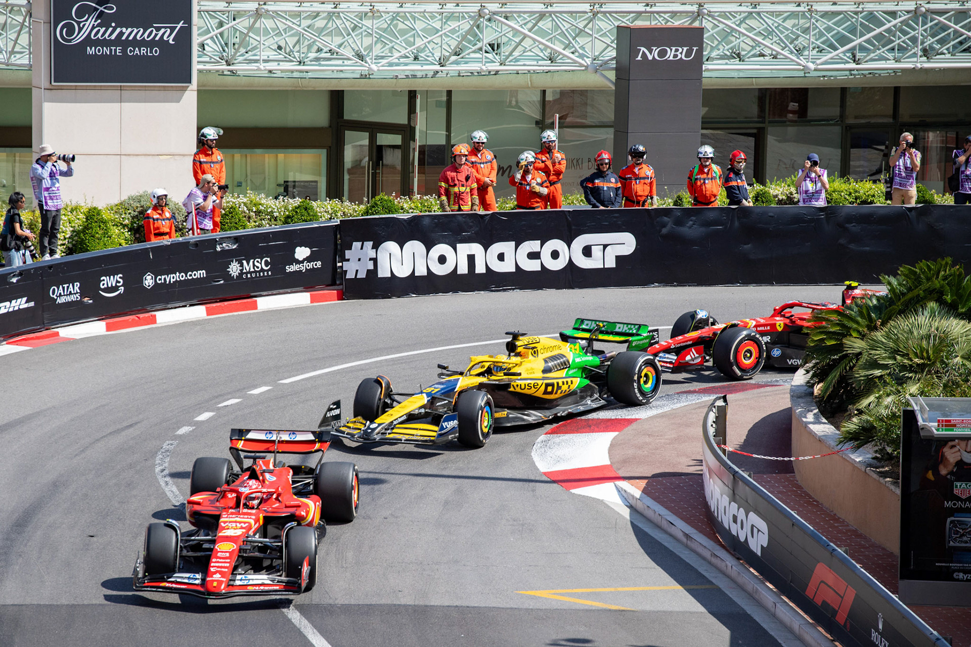 Charles Leclerc #16, Scuderia Ferrari und Oscar Piastri #81, McLaren Formula 1 Team und Carlos Sainz #55, Scuderia Ferrari; Formel1 GP Monaco Sonntag, 26.05.2024