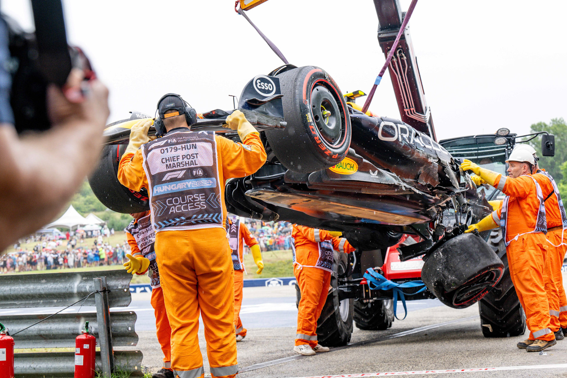 Sergio Perez #11, Oracle Red Bull Racing crasht im Qualifying;Formel 1 Budapest / Ungarn, 20.07.2024