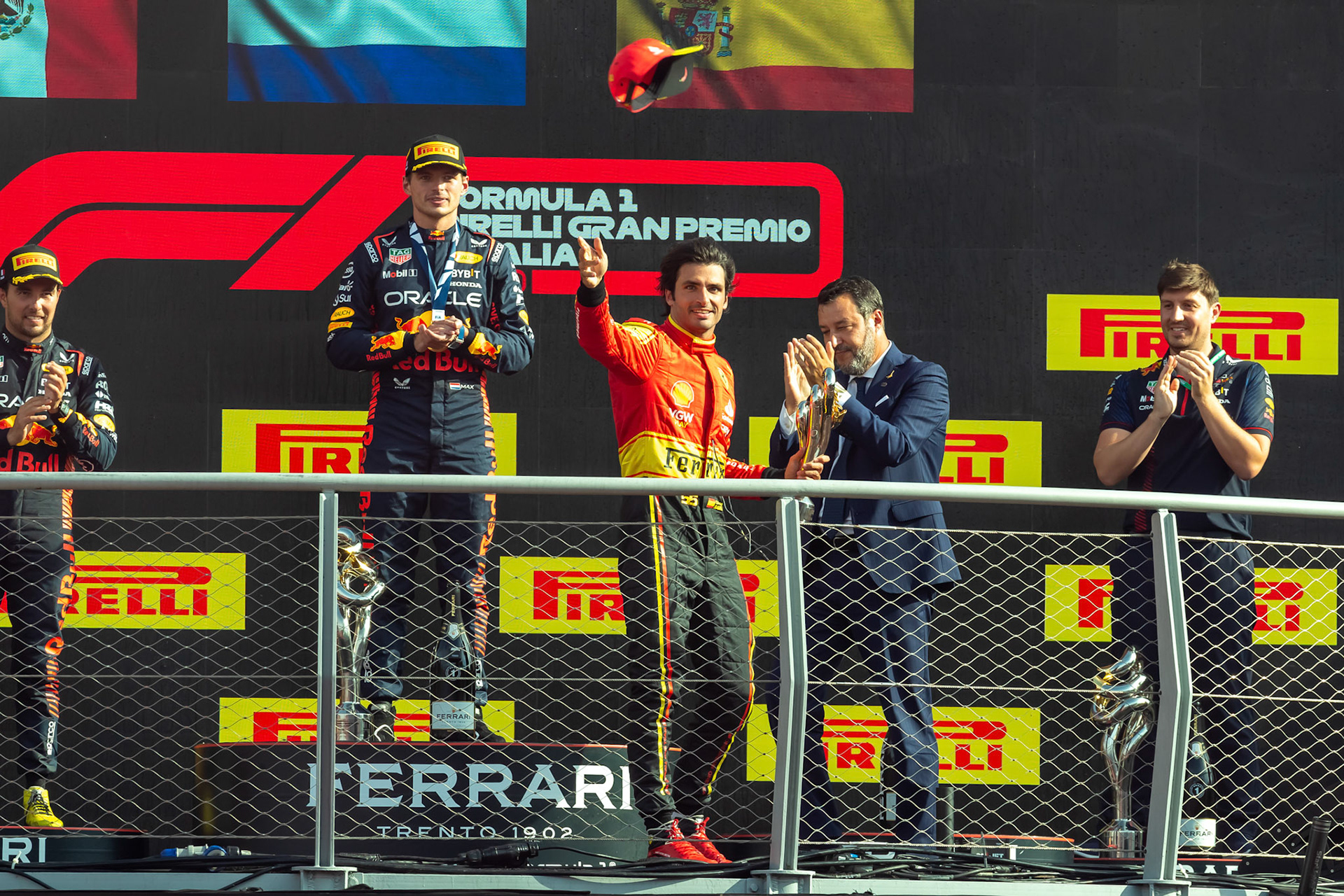 Max Verstappen , Sergio Perez und Carlos Sainz auf dem Podium;Formel 1 GP Italien / Monza. Sonntag, 03.09.2023