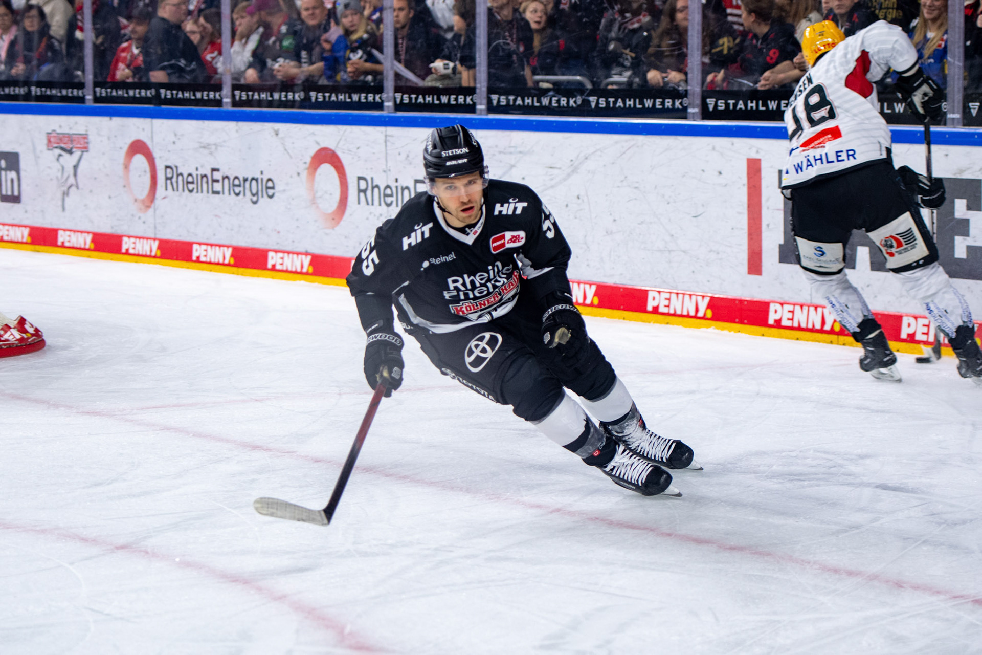 Carter Proft; DEL Kölner Haie - Bremerhaven Fischtown Pinguins, 01.11.2023