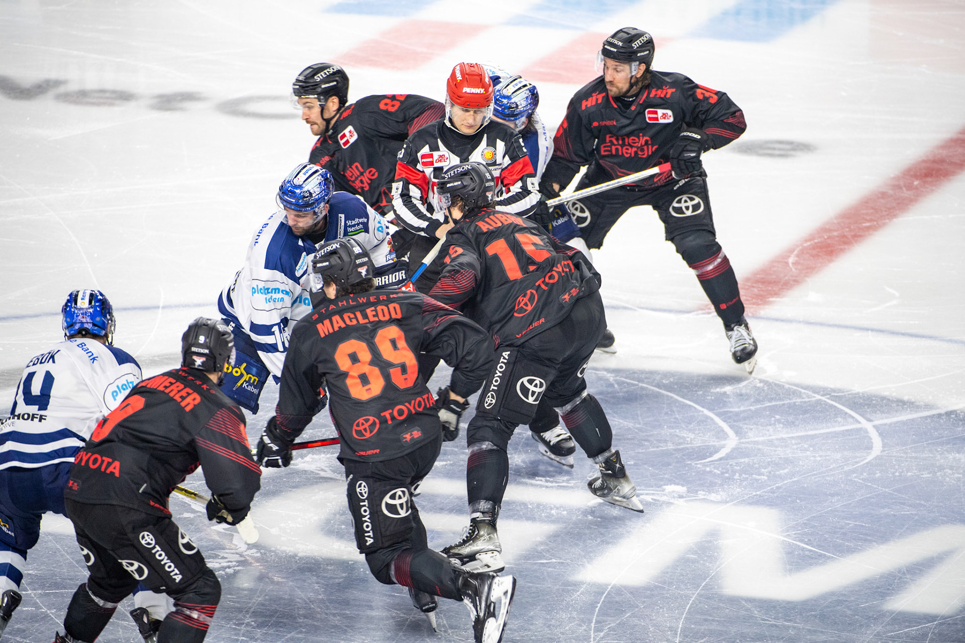 Gregor Macleod, Louis Marc Aubry, Andreas Thuresson, Maximilian Kammerer, Balazs Seboek; DEL Kölner Haie - Iserlohn Roosters, 02.01.2024