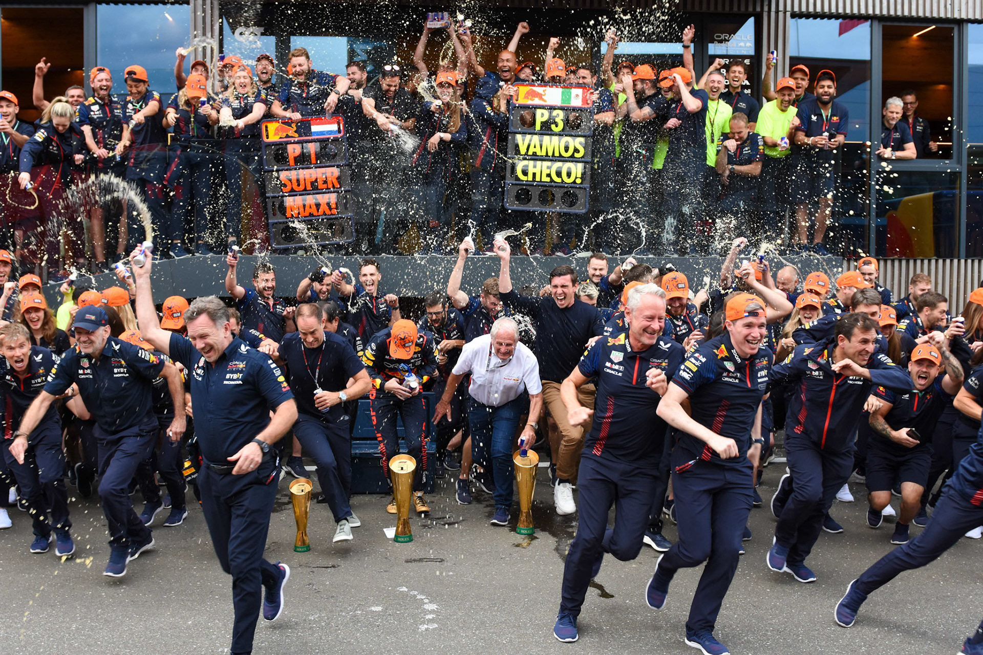 Red Bull Racing, Siegesfeier, Celebration; Formel 1 GP Austria / Österreich. Sonntag, 02.07.2023