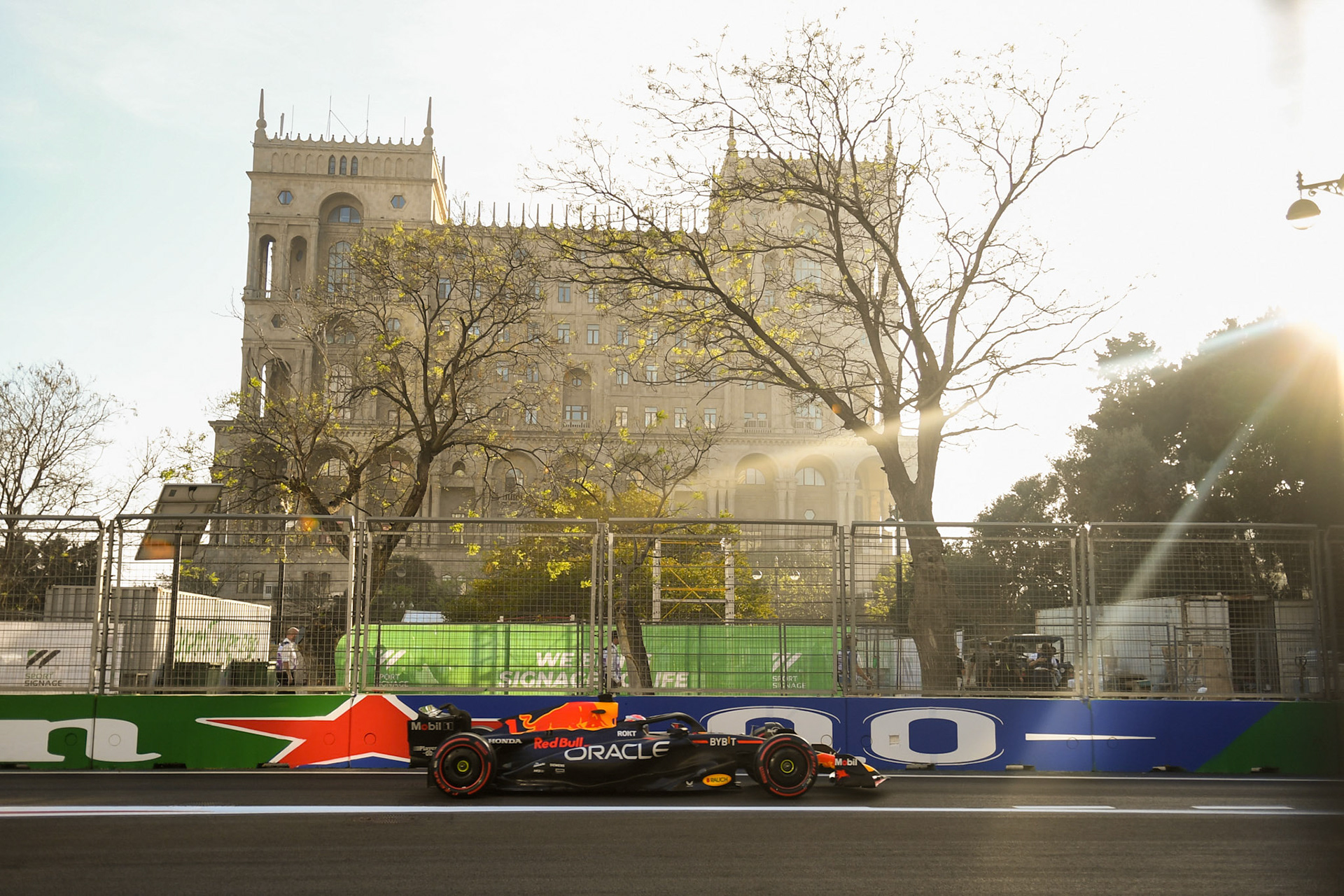 Max Verstappen (NED) Red Bull Racing; Formel 1 GP Baku Azerbaijan. Freitag 28.04.2023