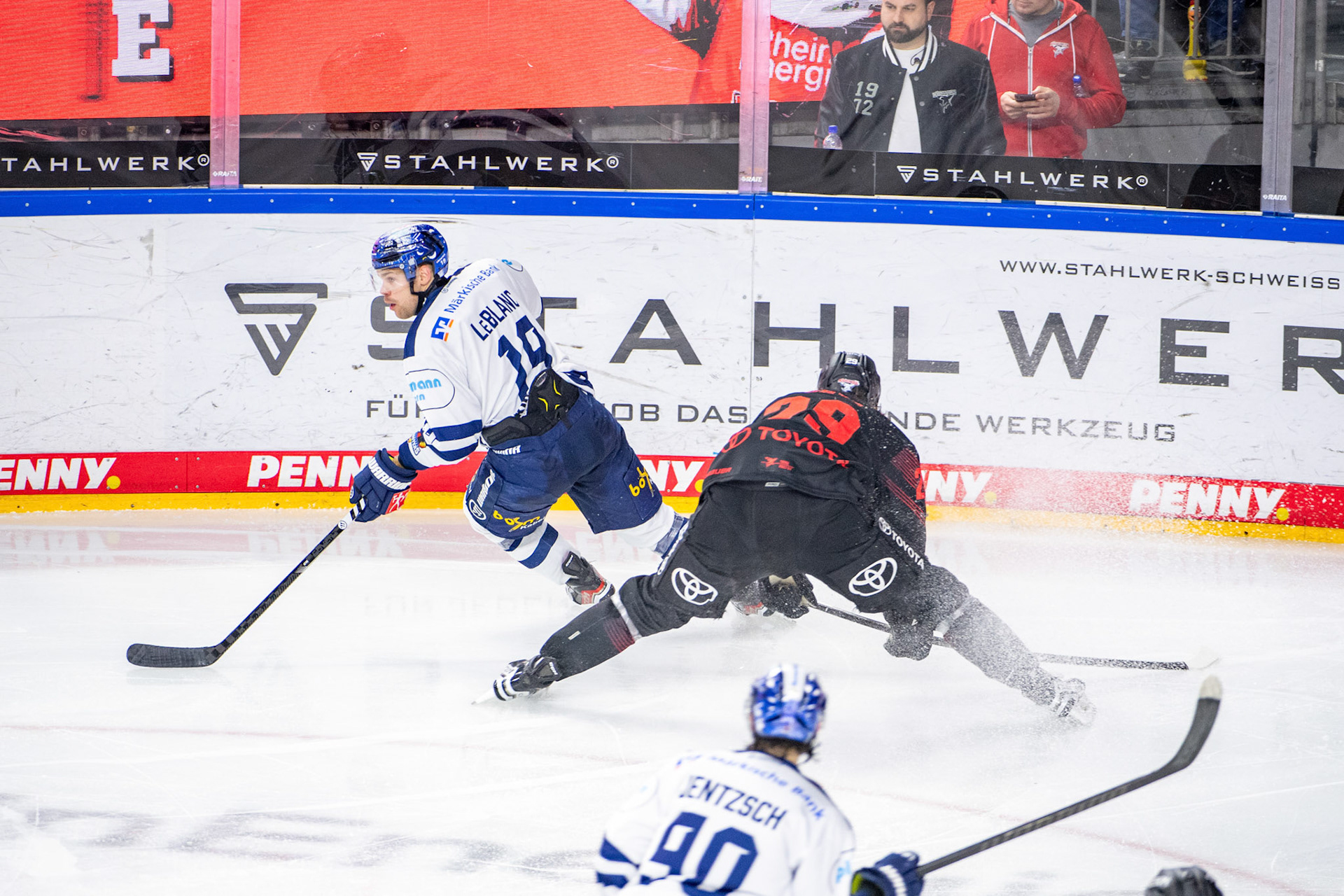 Andrej Sustr, Drew Leblanc; DEL Kölner Haie - Iserlohn Roosters, 13.02.2024