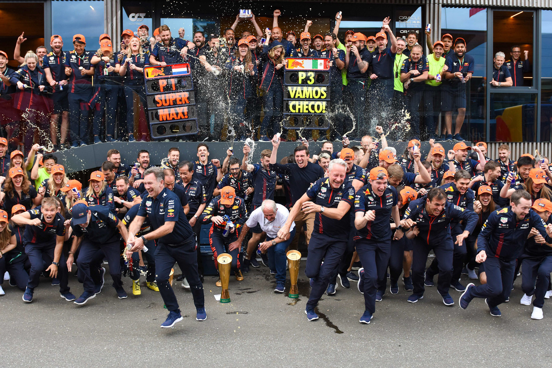 Red Bull Racing, Siegesfeier, Celebration; Formel 1 GP Austria / Österreich. Sonntag, 02.07.2023